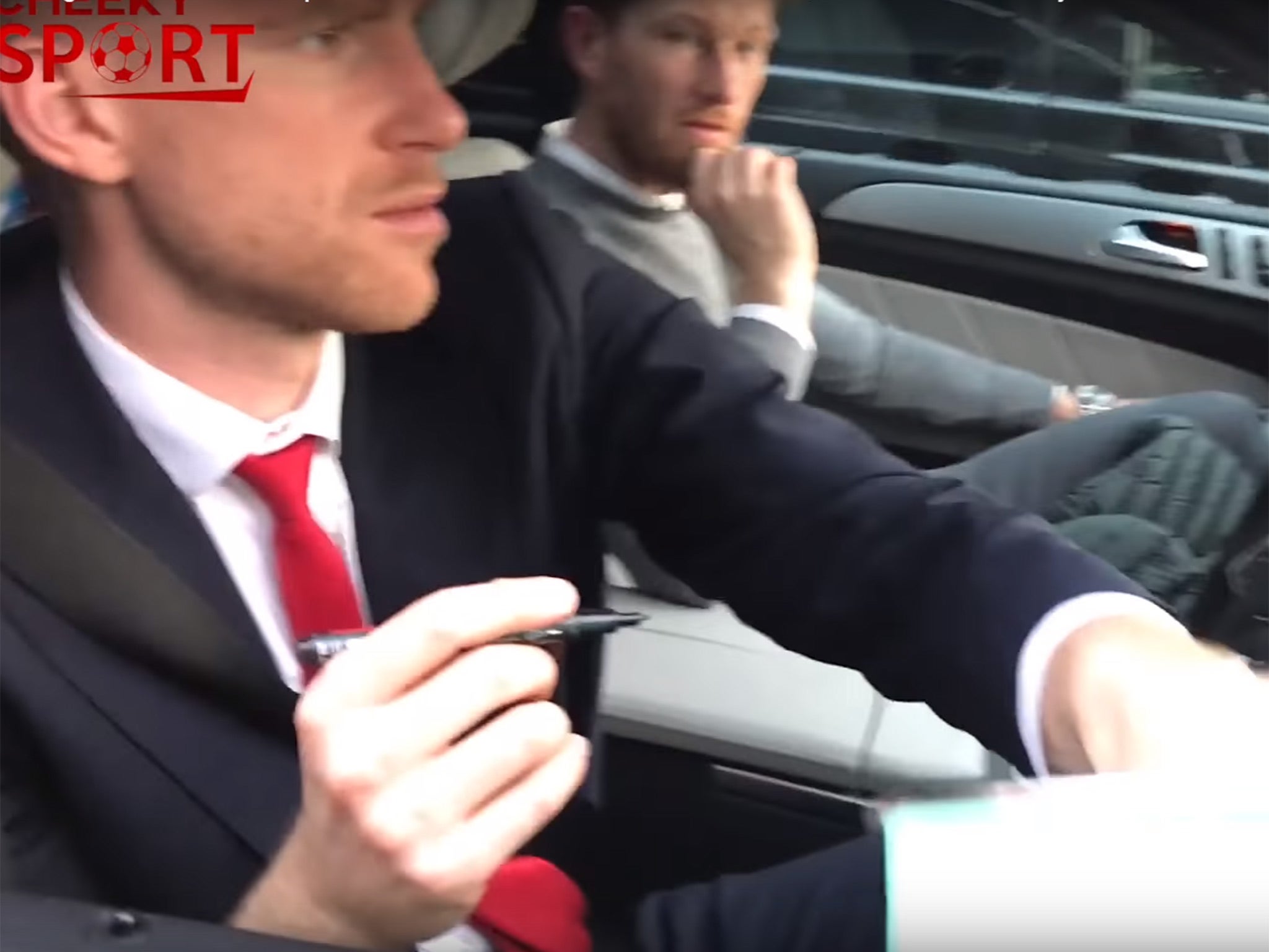 Per Mertesacker unwittingly donates to the pranksters' 'missing' Mesut Ozil fund