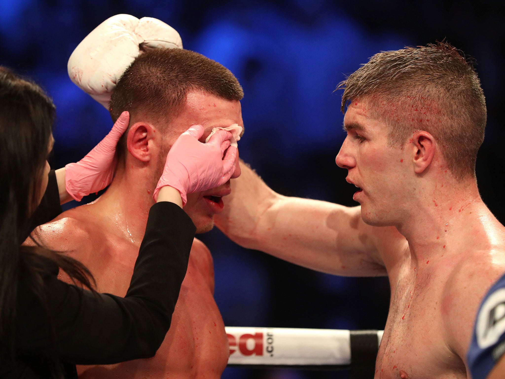 Williams was pulled out of the fight after appearing to suffer a large gash in a clash of heads