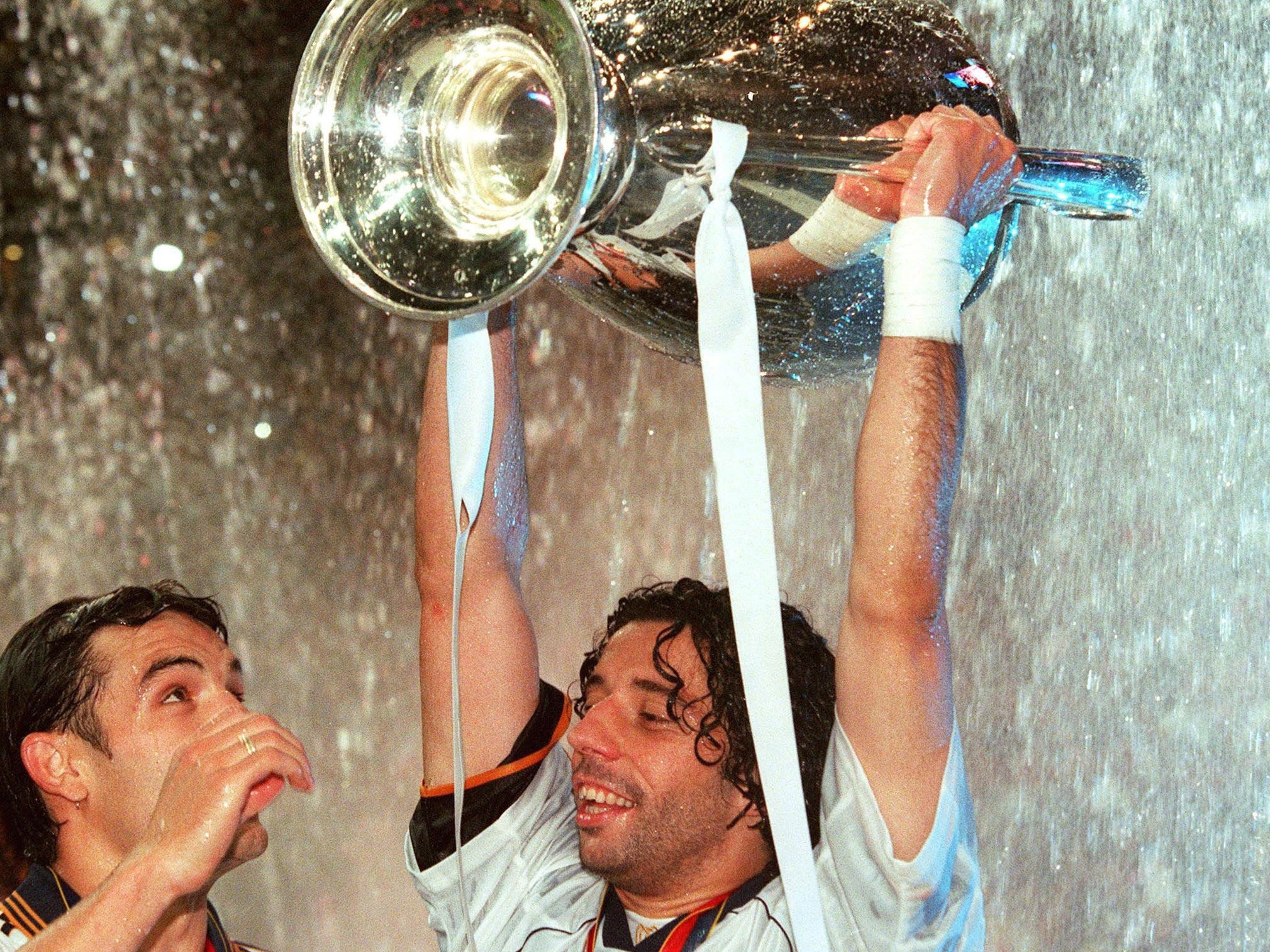 Ivan Campo with the Champions League trophy in 2000