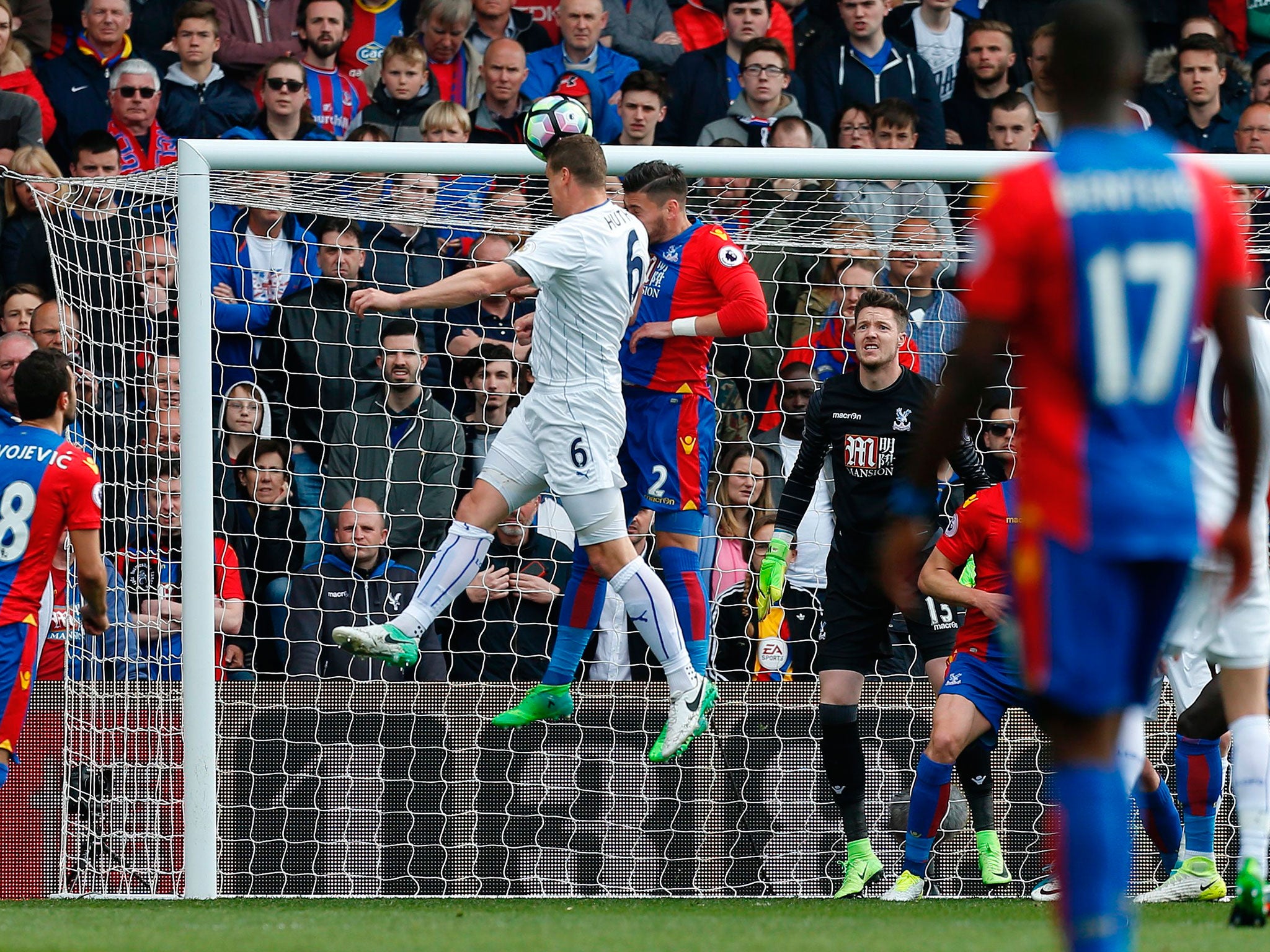 Robert Huth heads home Leicester's first goal