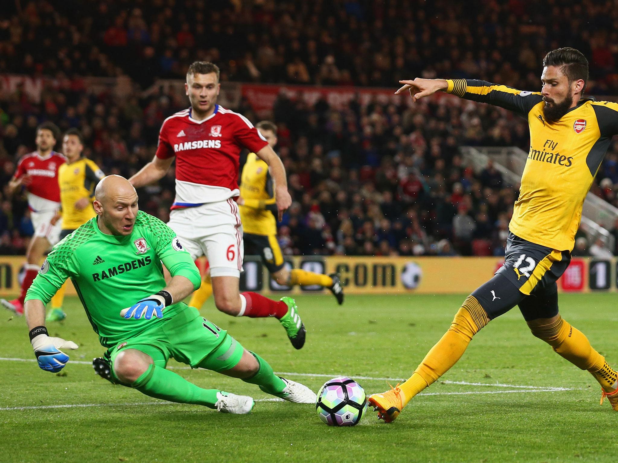 Dealt with most that Arsenal threw at him but should have done much better with Sanchez’s free-kick.