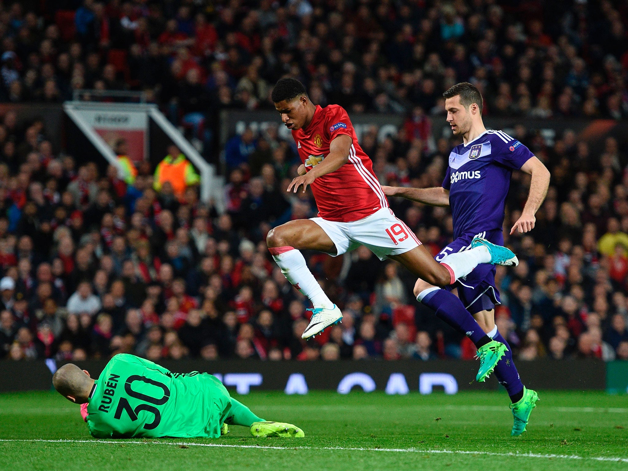 Rashford leaps clear of Ruben