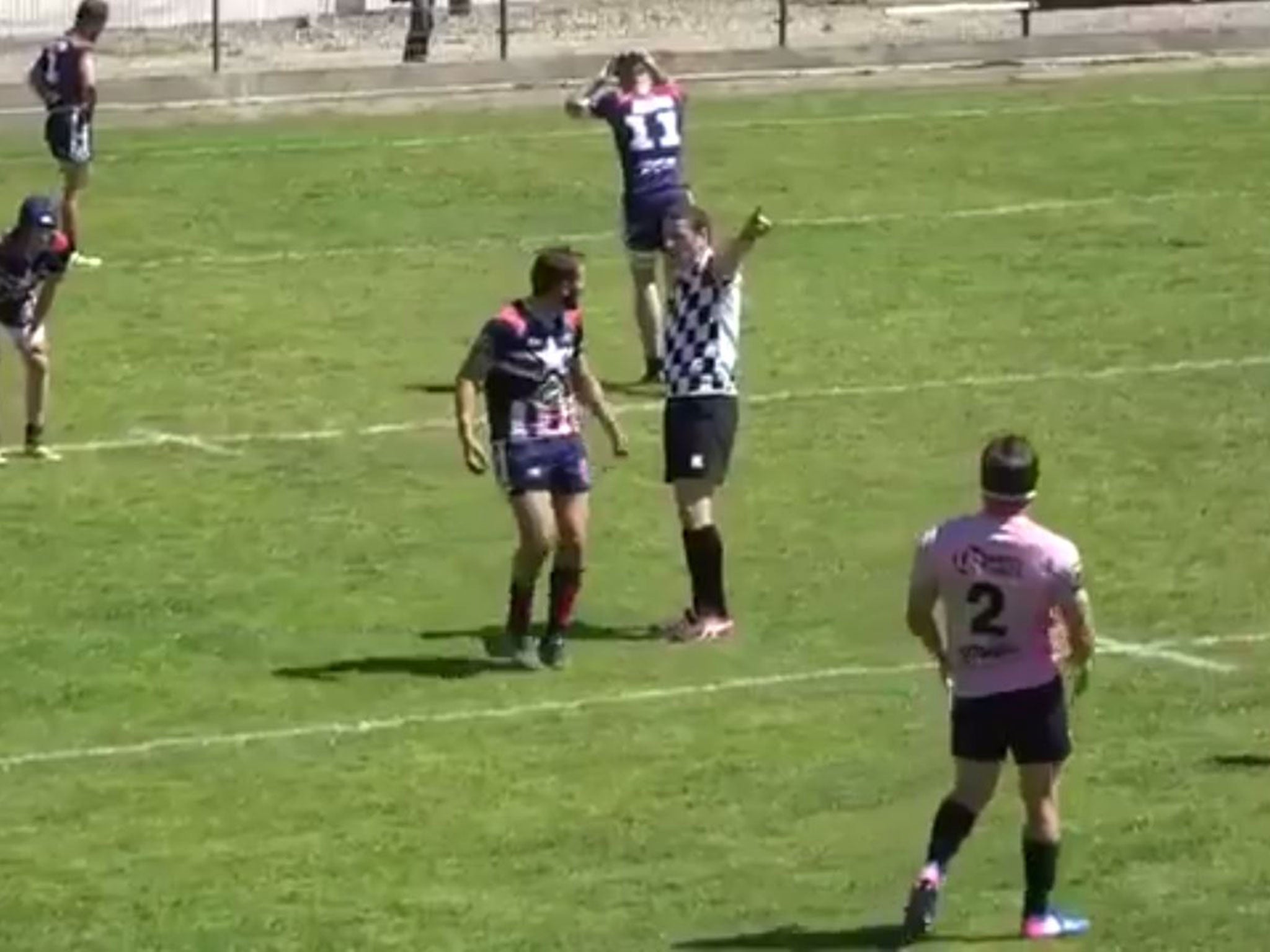 The Saint-Esteve player turns to confront referee Benjamin Casty