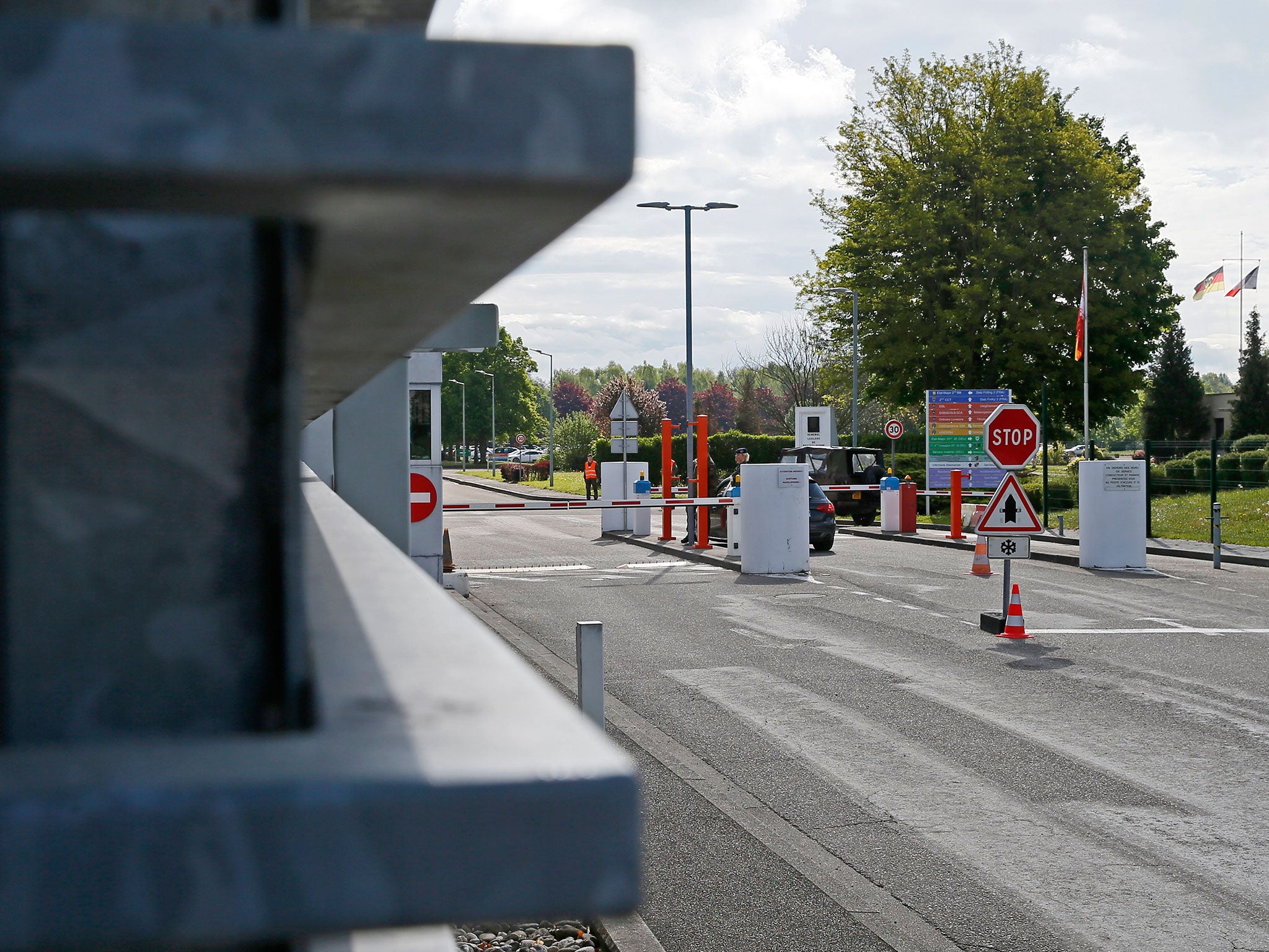 German defence minister Ursula von der Leyen is to visit Illkirch barracks in France during investigation to an alleged far-right terror cell in the German army