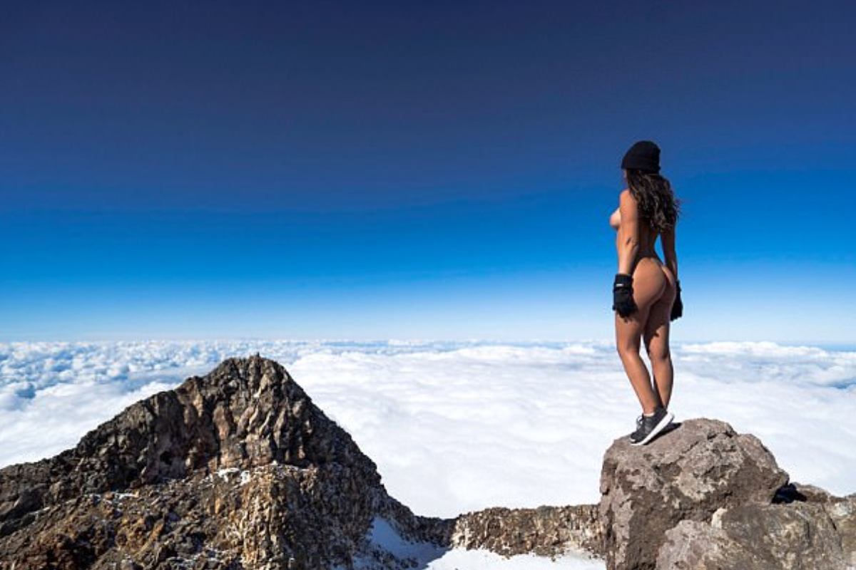 Jaylene Cook took a naked photo on a sacred volcano