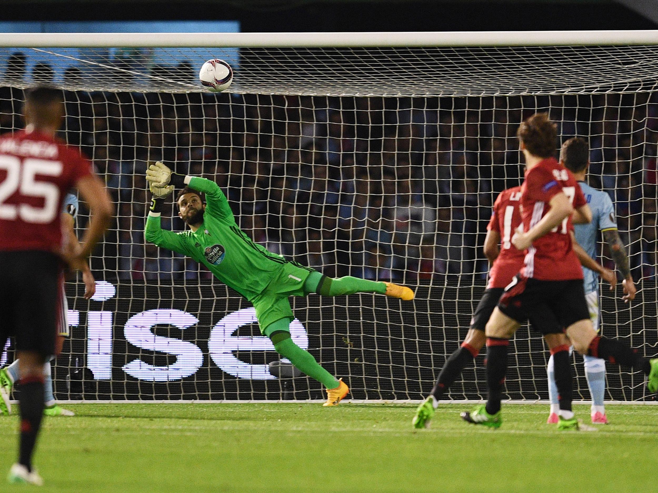 Sergio Alvarez was nowhere near Rashford's free-kick