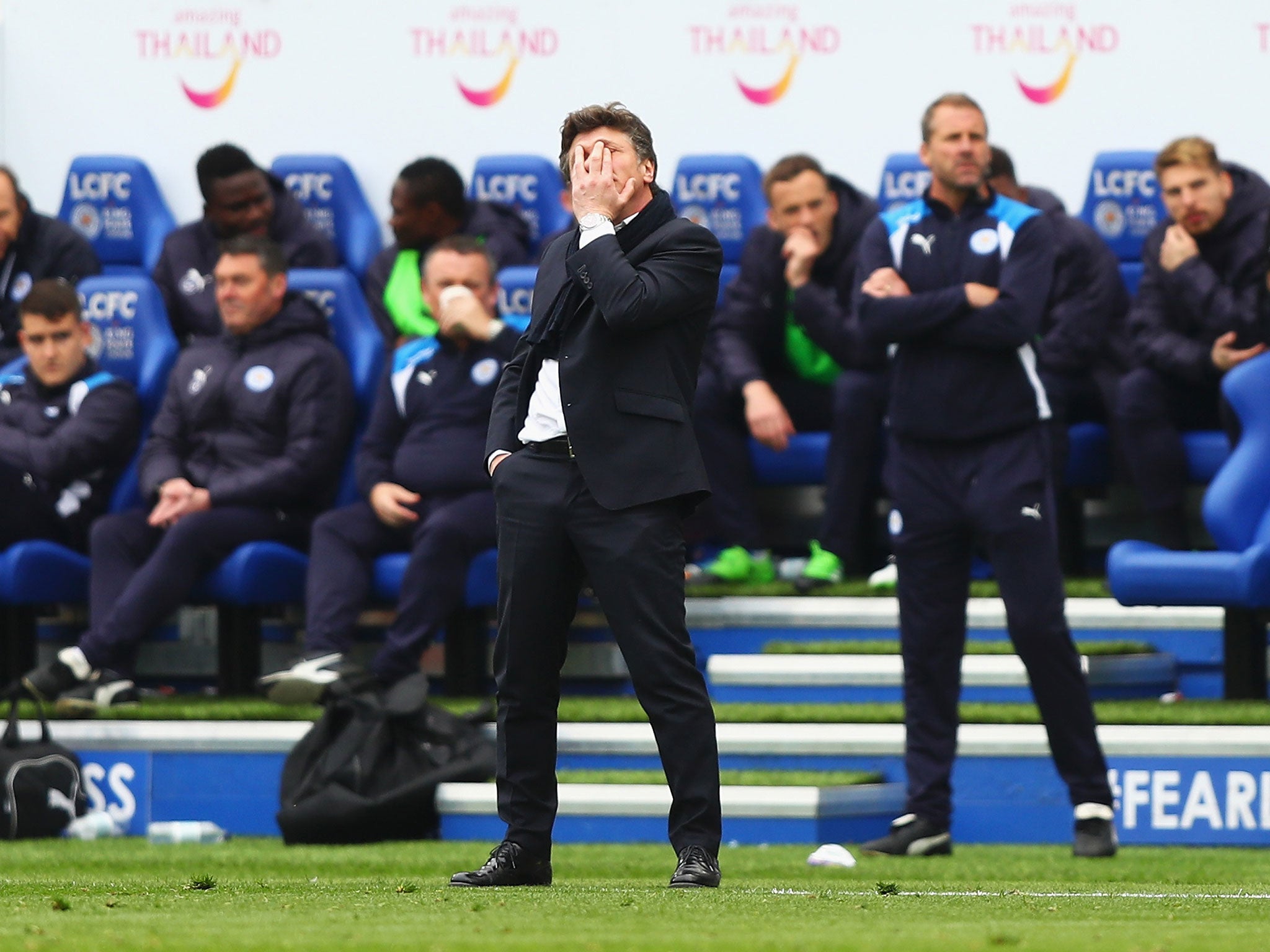 Walter Mazzarri reacts to his side conceding a late third goal