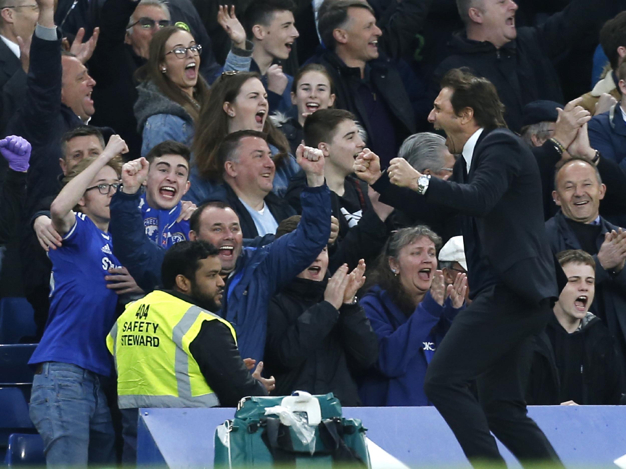 Conte celebrates his side's first