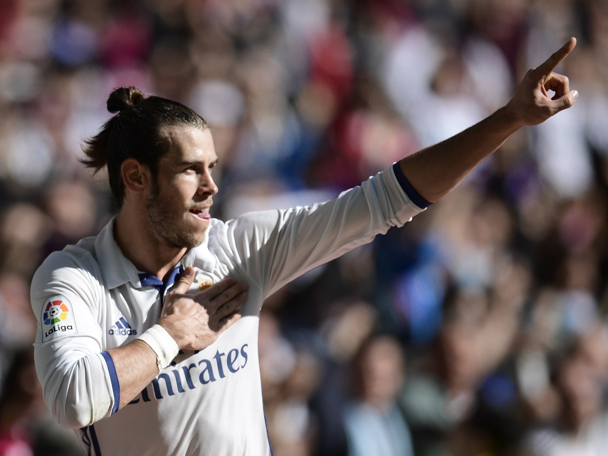 Gareth Bale would be willing to move to Manchester United this summer