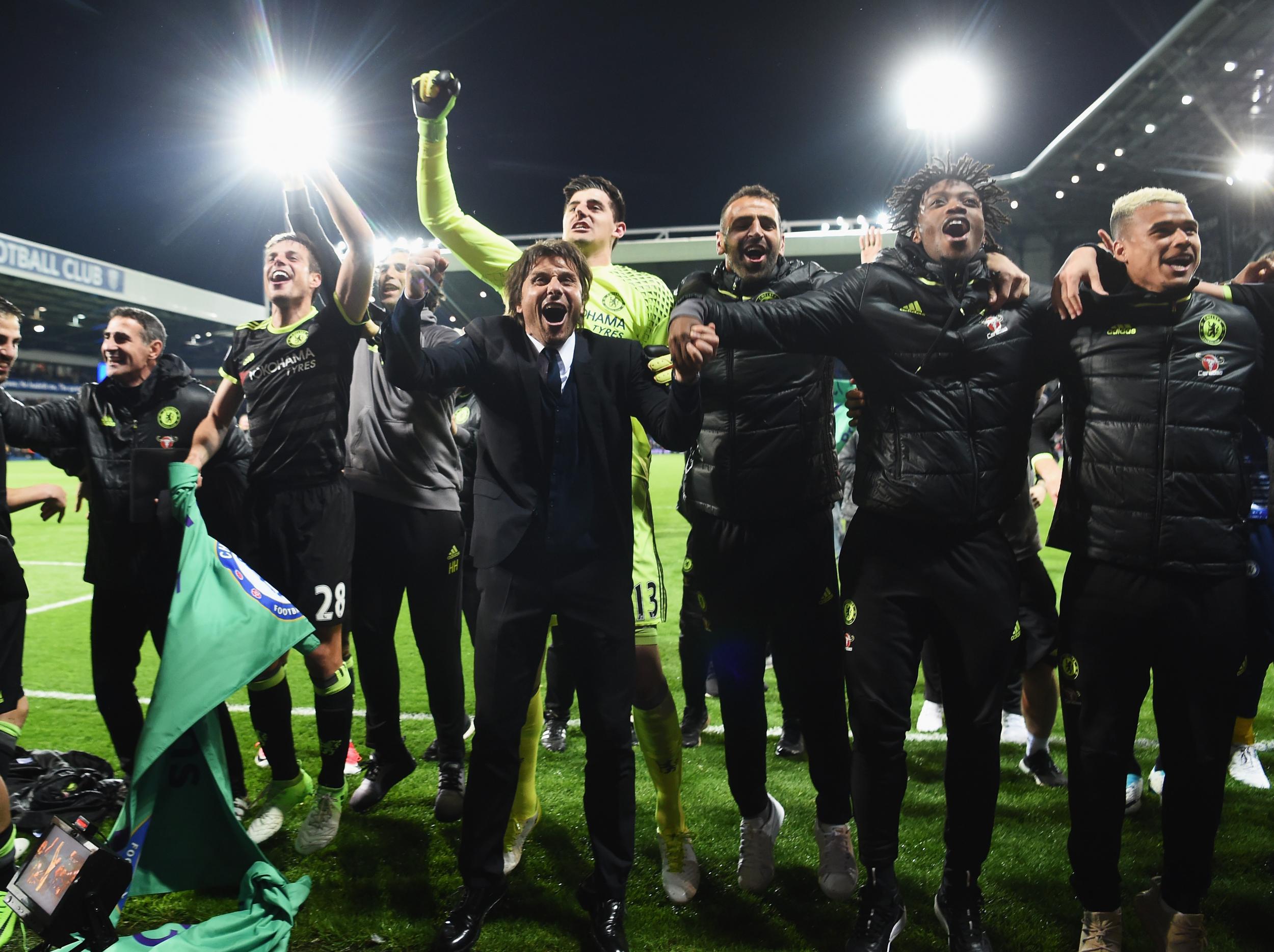 Conte leads the title celebrations