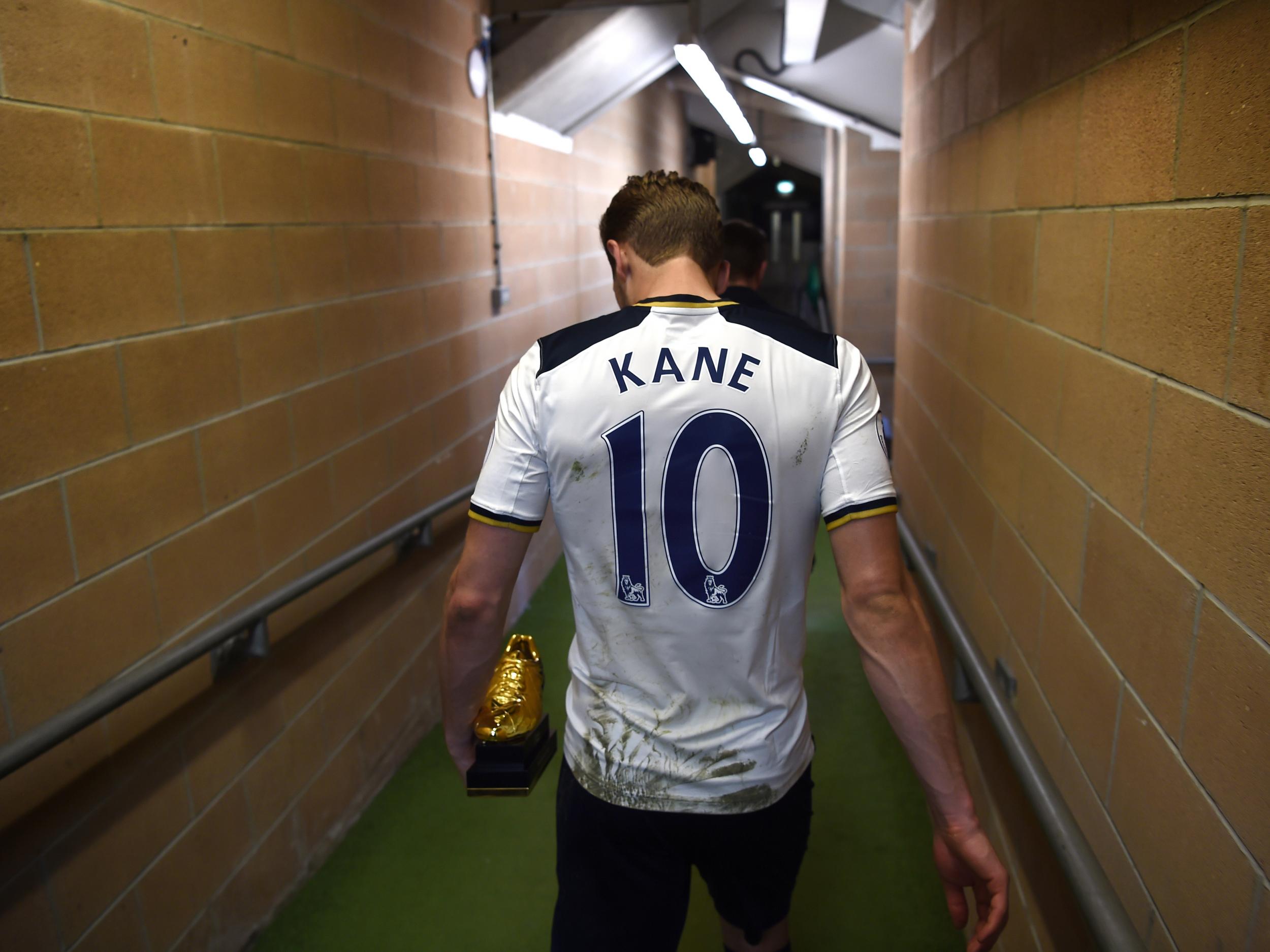 Kane departs the KCOM Stadium with the Golden Boot