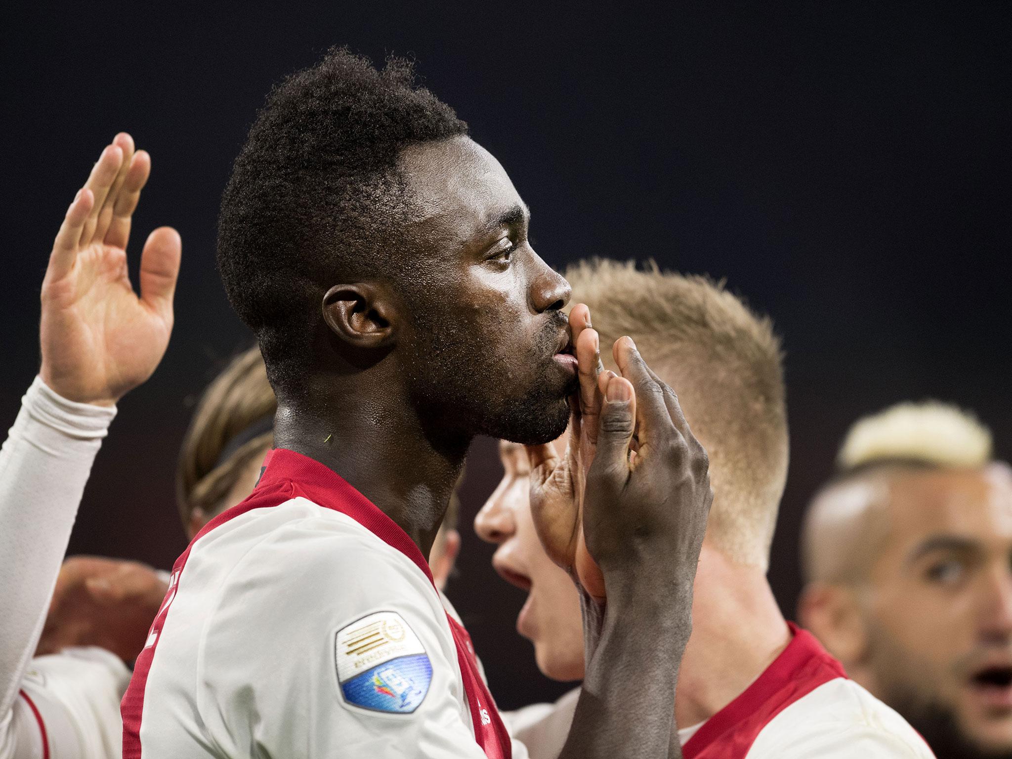 Davinson Sanchez has informed Ajax of his desire to move to the Premier League