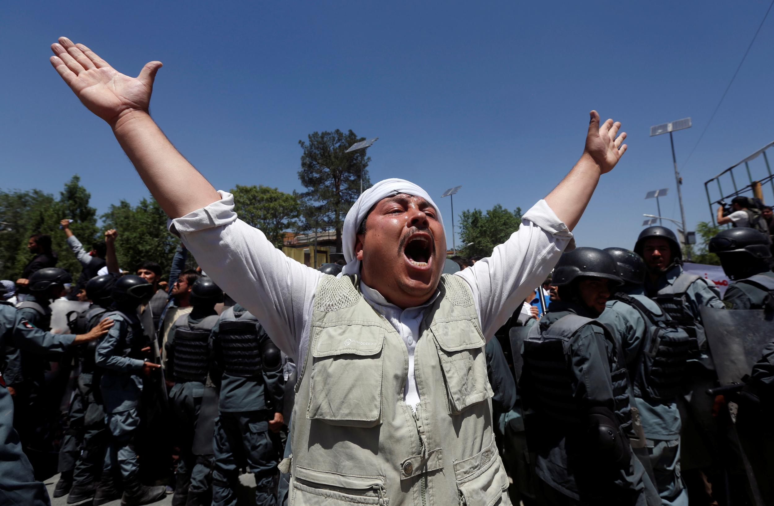 The demonstration turned violent as it reached the gates of the Presidential Palace