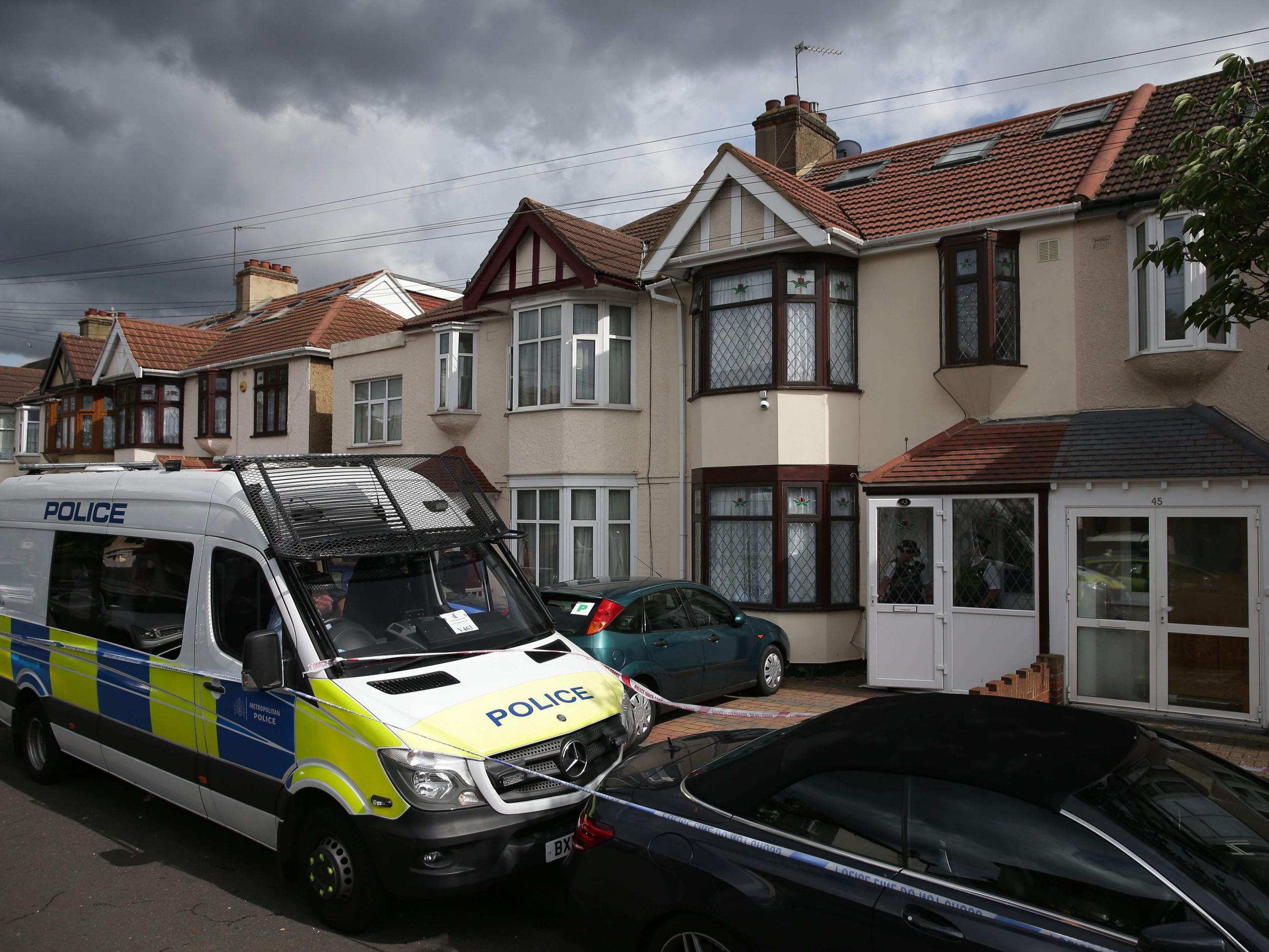 Police carrying out anti-terror raids in Ilford in the aftermath of London Bridge attack