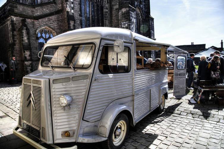 &#13;
The pug-nosed Citroen H kept the length in check but at a cost to driver comfort (flickr)&#13;