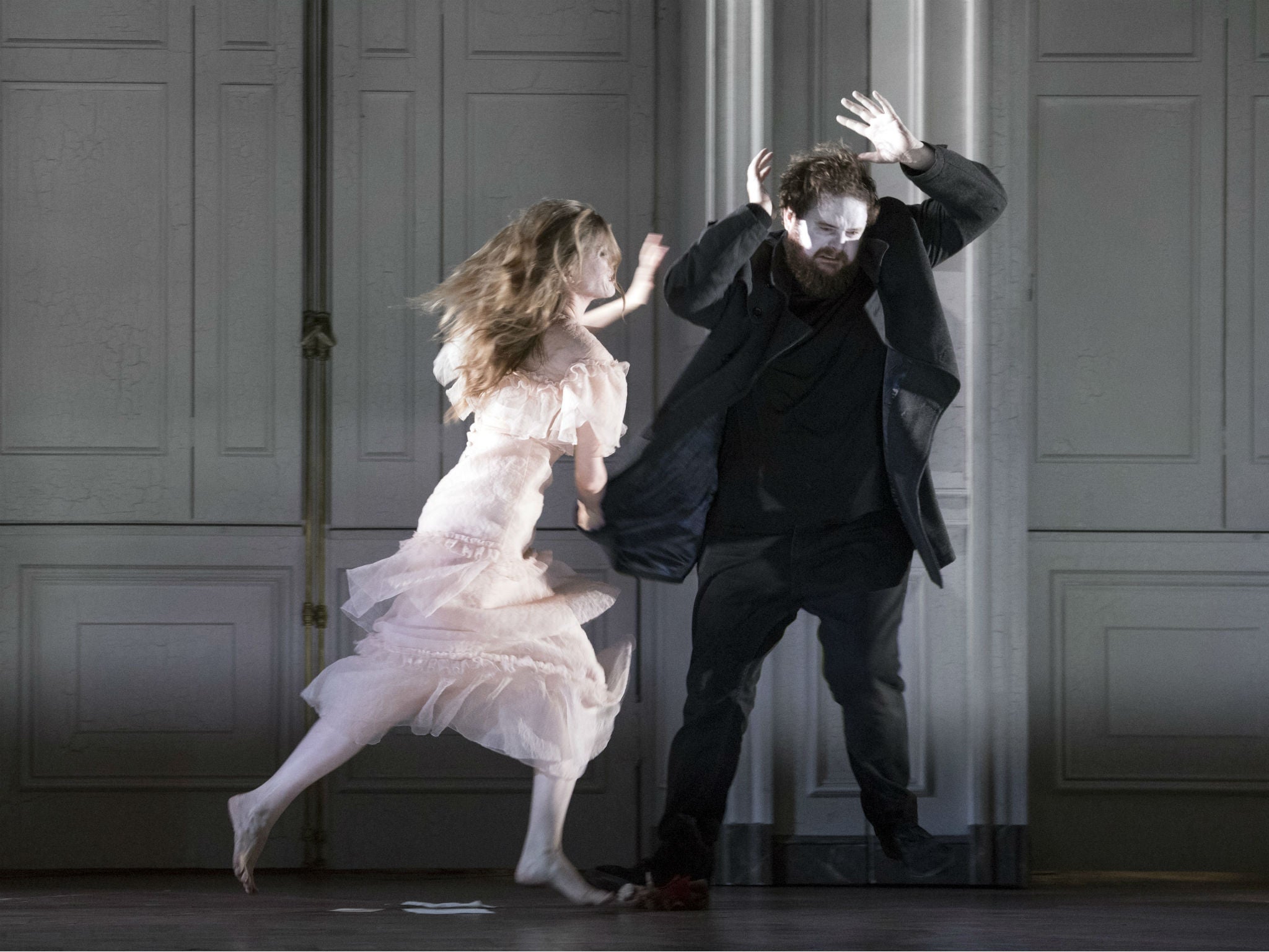 Barbara Hannigan as Ophelia and Allan Clayton as Hamlet at Glyndebourne