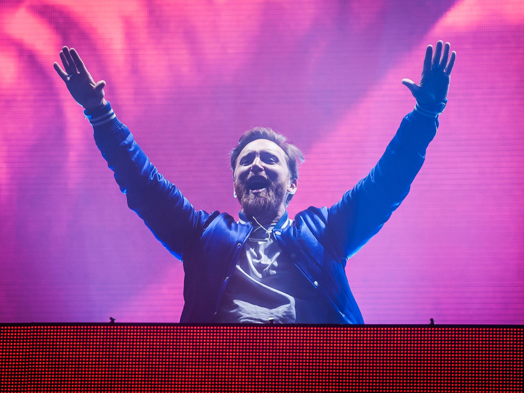 David Guetta played his new song with Justin Bieber ‘2U’ at the festival