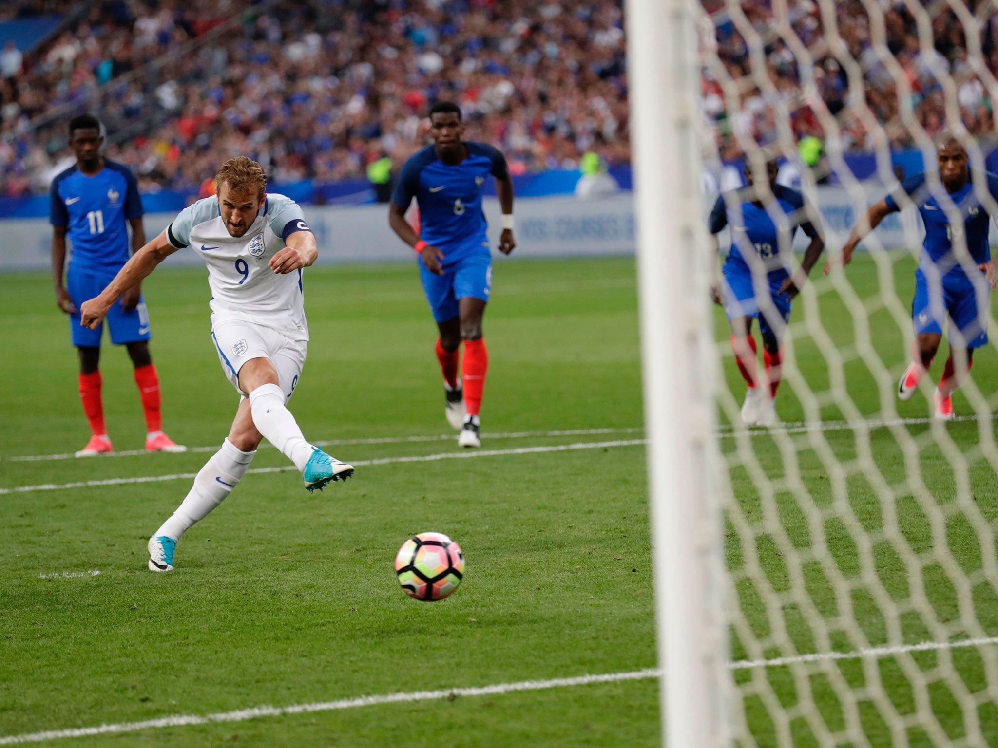 Harry Kane converts from the spot to draw England level