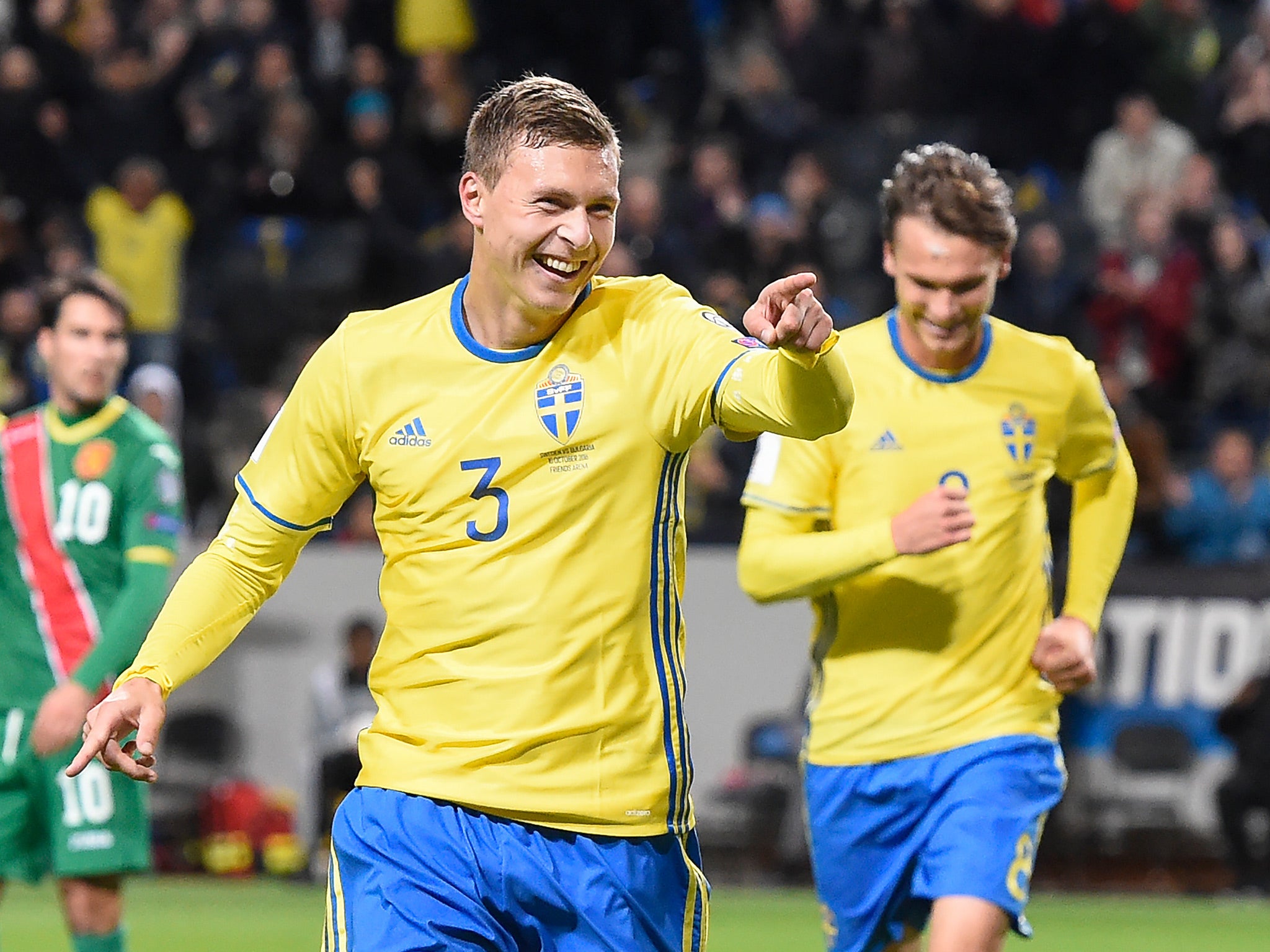 Victor Lindelof arrived at Carrington for a medical on Wednesday