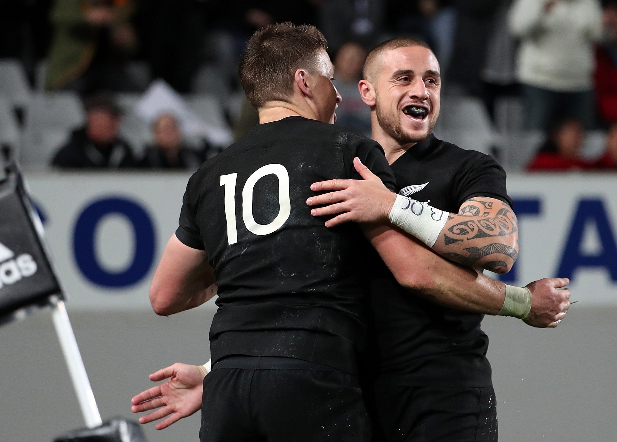 TJ Perenara celebrates after scoring the All Blacks' tenth try