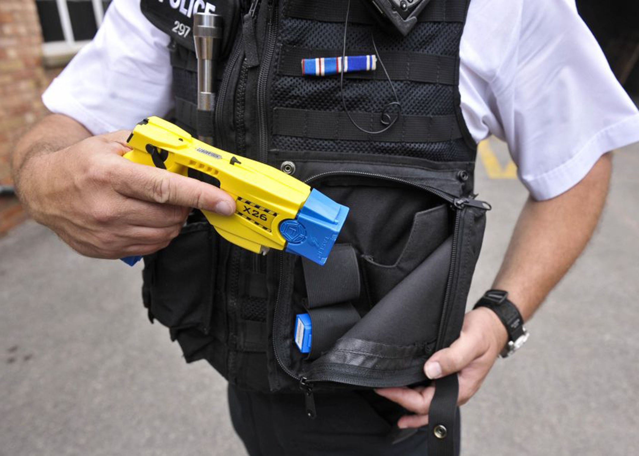 Britain's largest police force is to equip hundreds more officers with Tasers