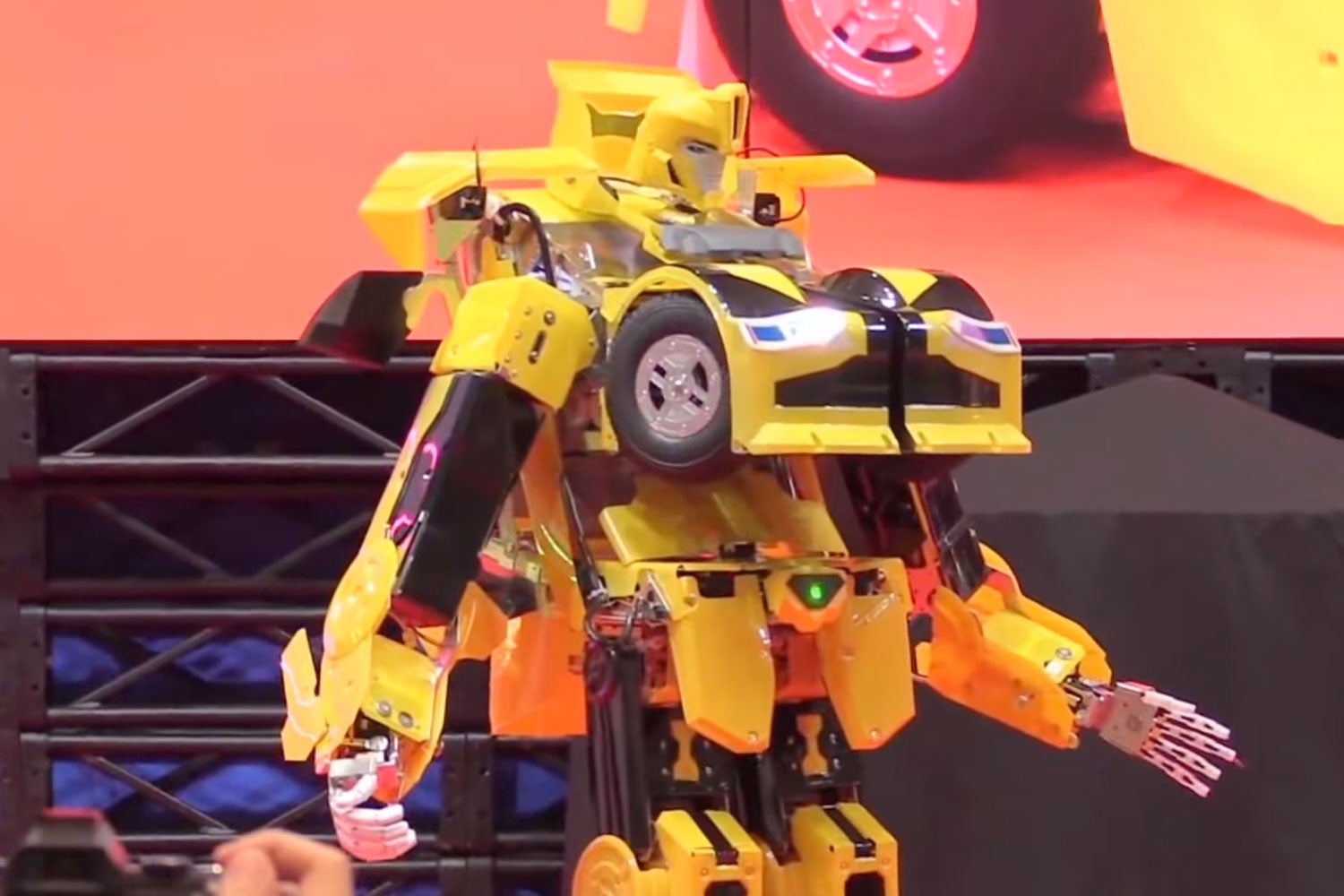 Advanced robotics: Project J-Deite has made a quarter-sized real life Bumblebee Transformer