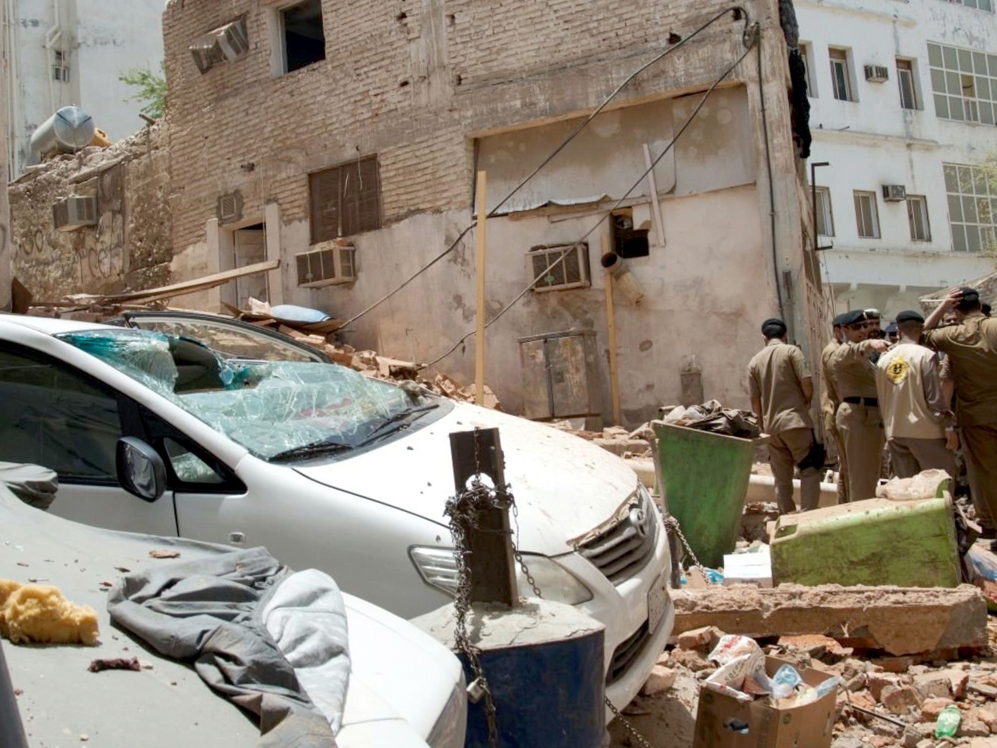 Six foreign pilgrims were hurt in Saudi Arabia when a suicide bomber targeting Islam's holiest site of Mecca blew himself up, the Interior Ministry said.