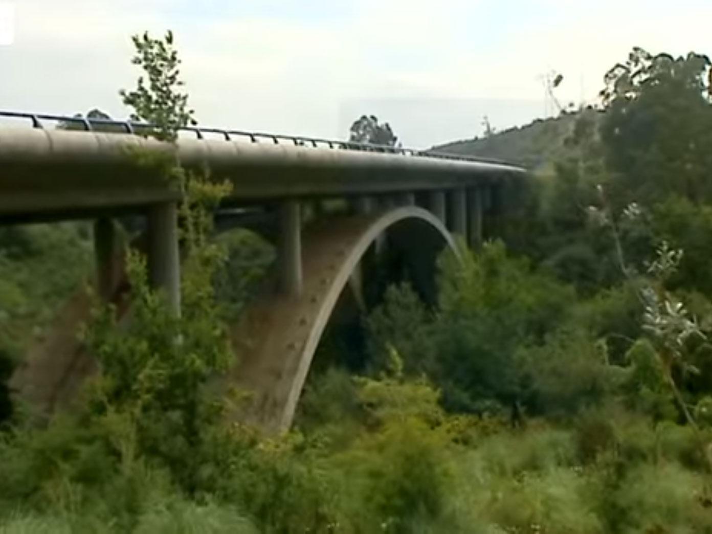 Bungee jumping from the road bridge is allegedly banned under Spanish regulation.