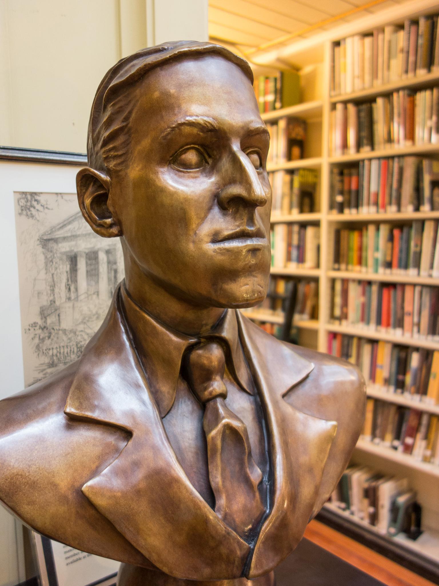 The organisers of the World Fantasy Awards have dropped the bust of Lovecraft for the winner, following a campaign by authors