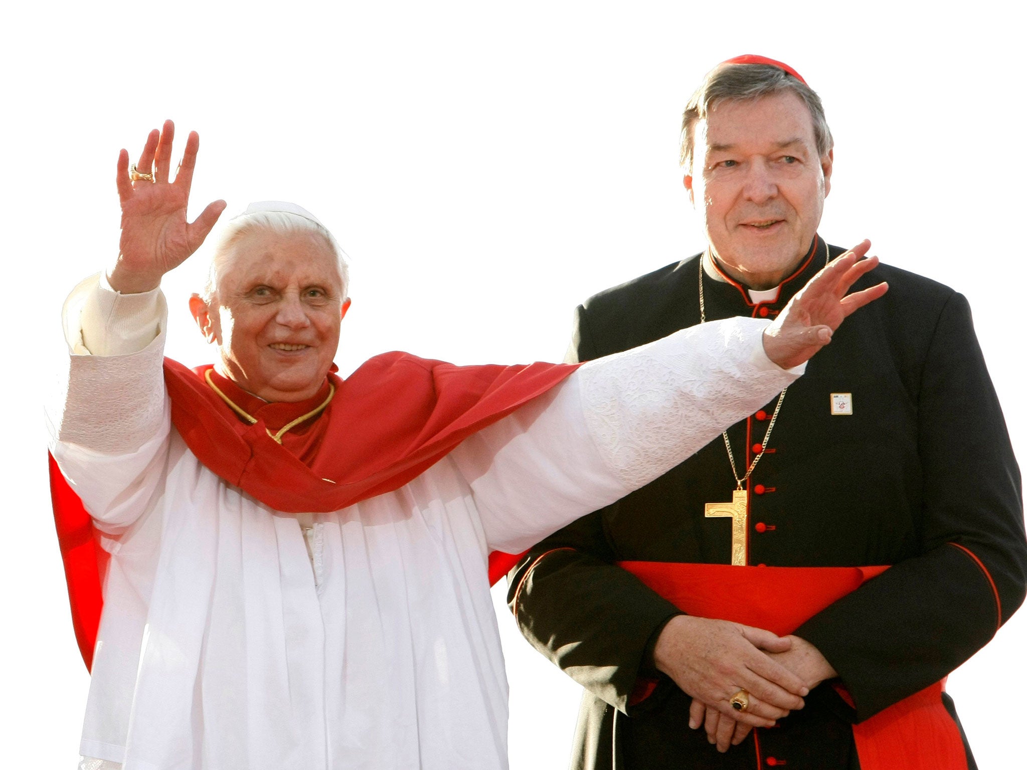 Pope Benedict XVI (L) acknowledges the crowd of World Youth Day pilgrims before giving an address in Sydney July 17, 2008, as Australia's senior Catholic cleric Cardinal George Pell looks on