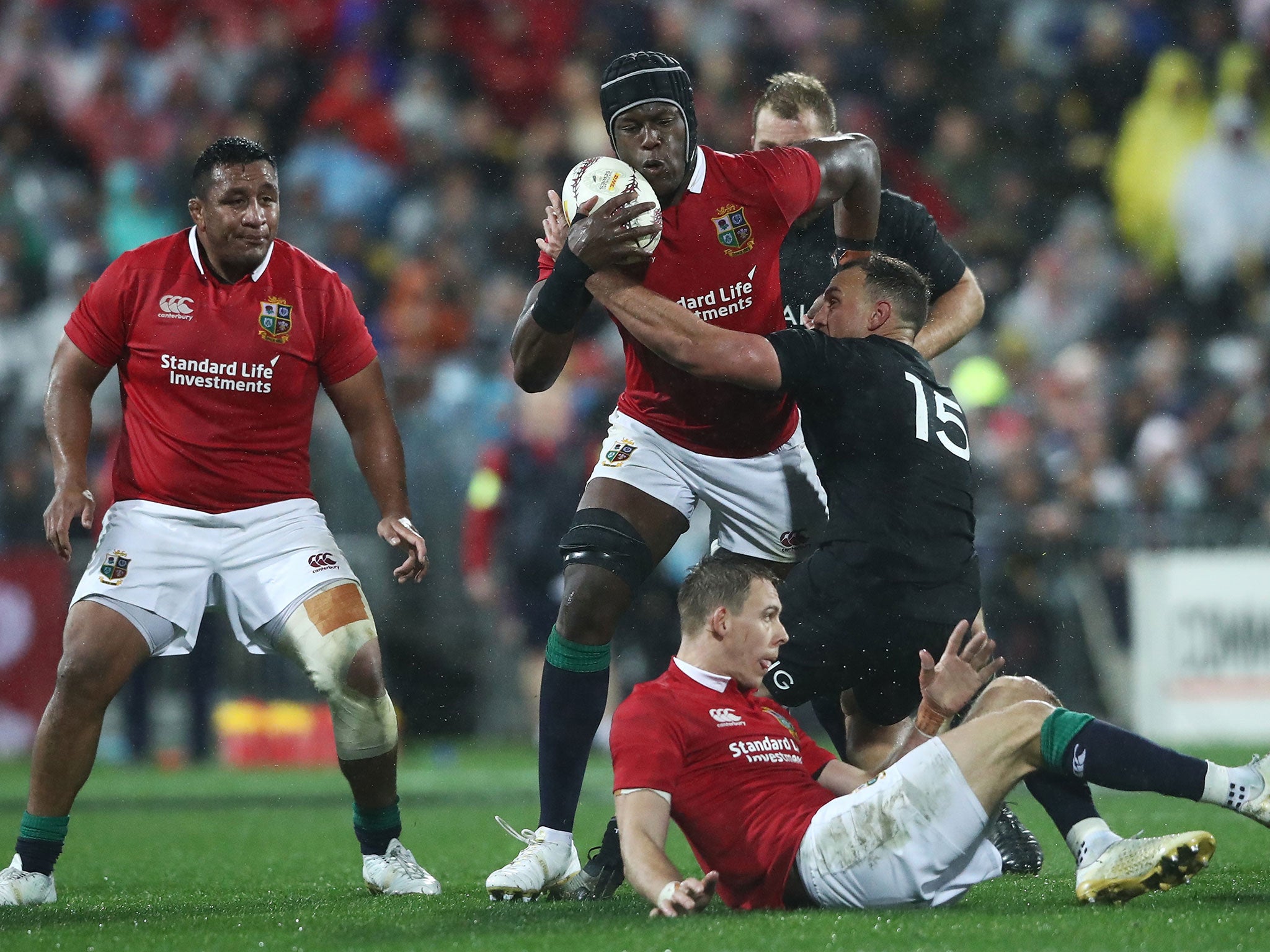 Maro Itoje attempts to break free of a tackle