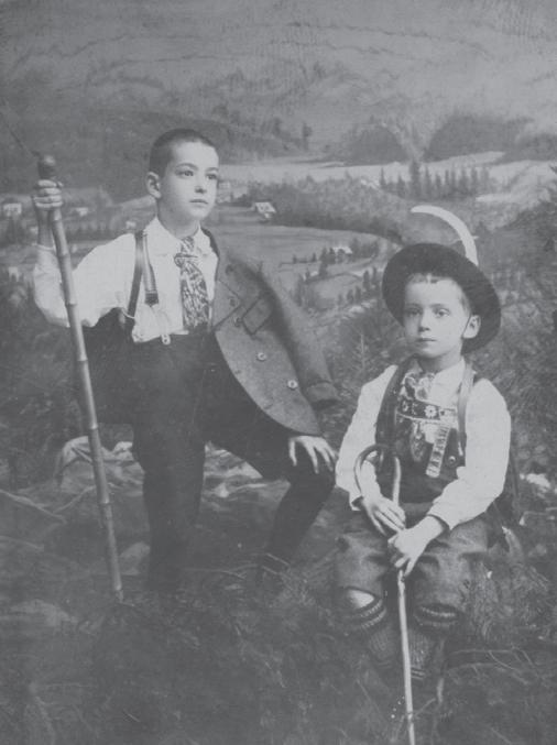 ‘Five Ways of Being a Painting’: Walter Benjamin with his brother Georg (1902).