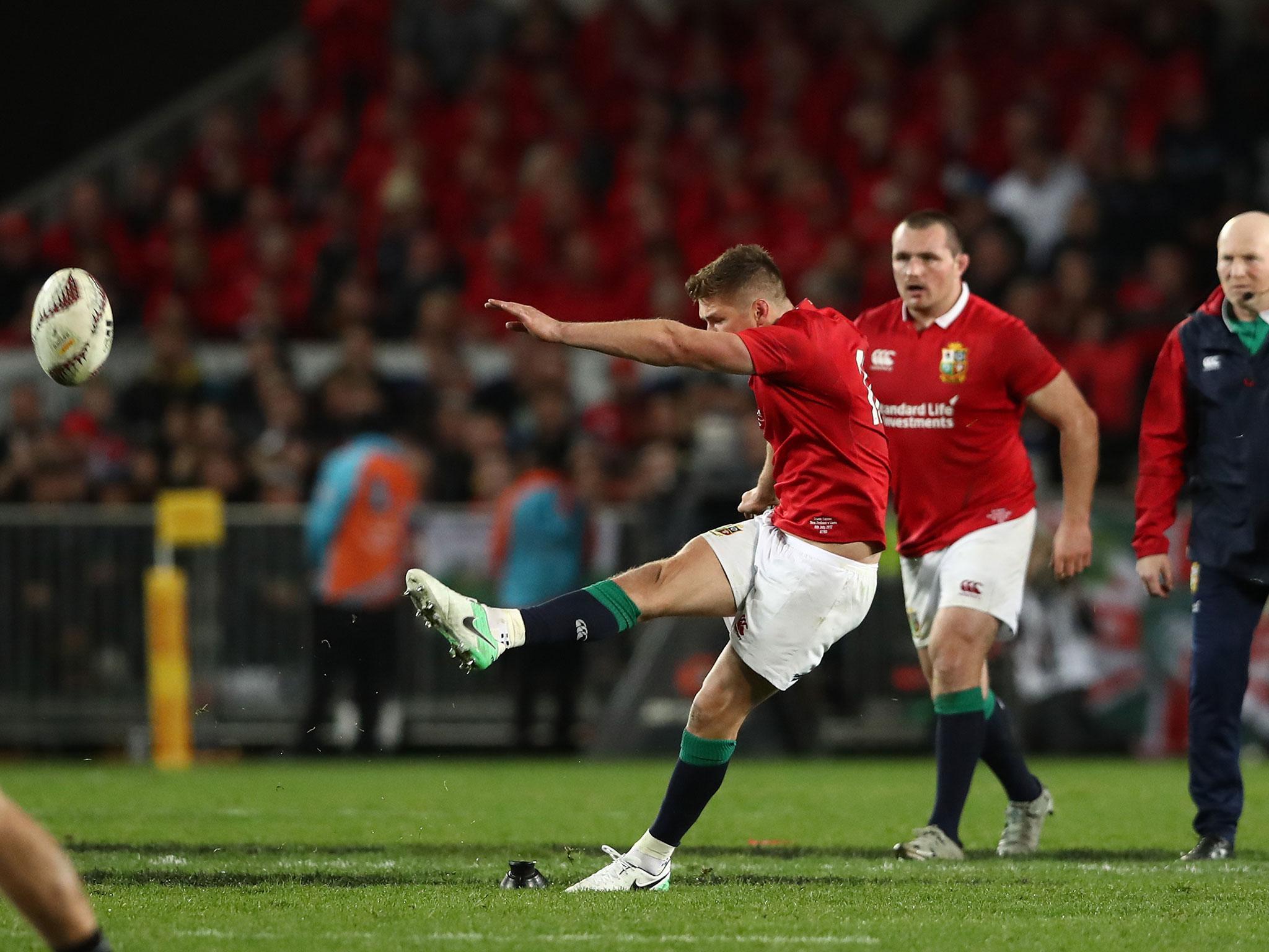 Owen Farrell secured the draw with a late penalty