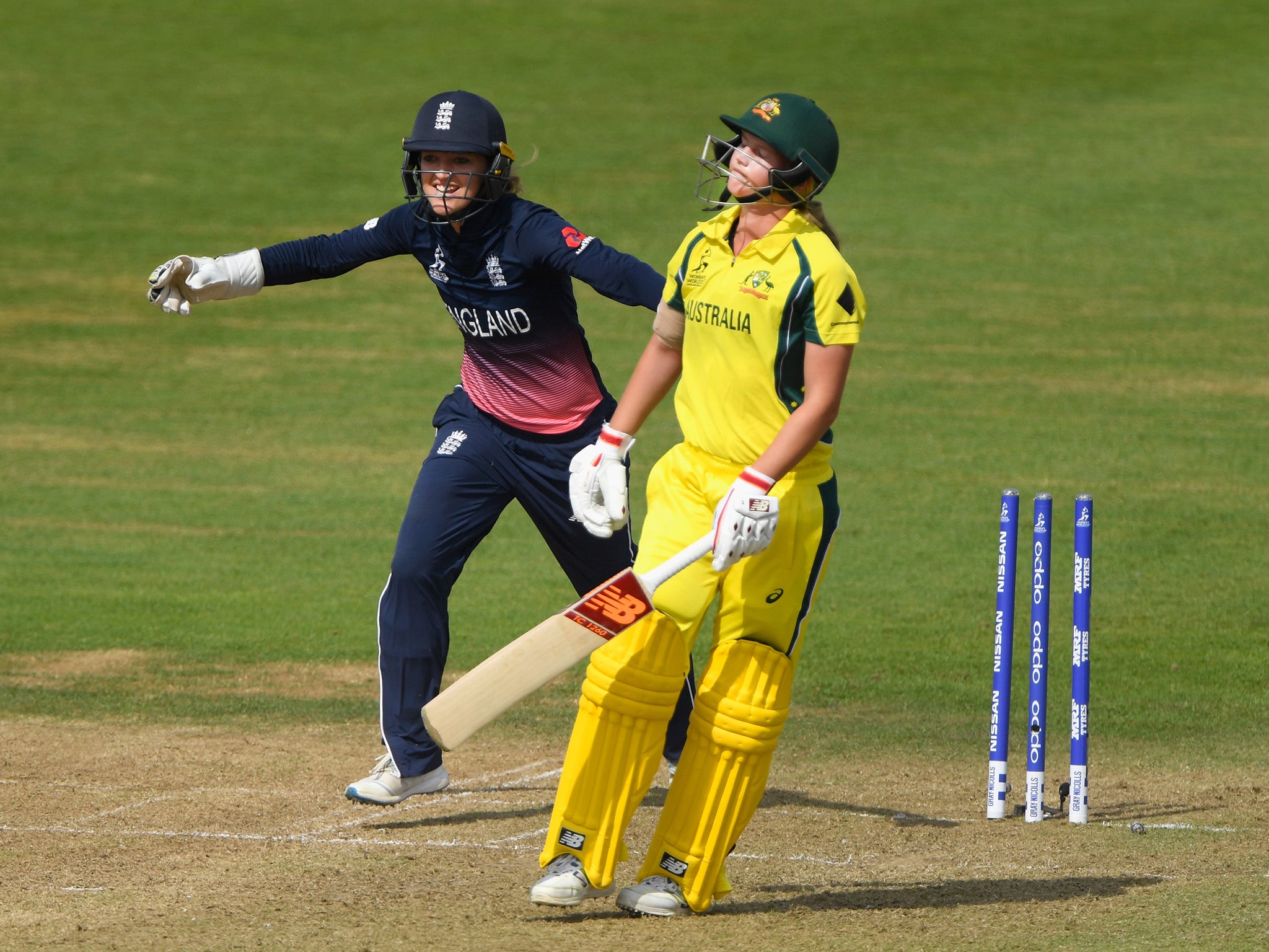 Lanning was bowled by Hartley on 40