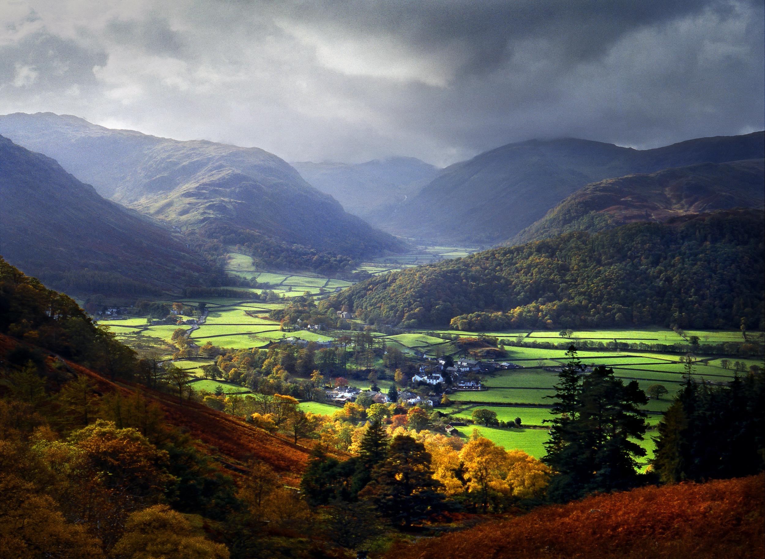 The combined work of nature and human activity in the Lake District has produced a harmonious landscape in which the mountains are mirrored in the lakes. This landscape was greatly appreciated from the 18th century onwards by the Picturesque and later Romantic movements, which celebrated it in paintings, drawings and words.