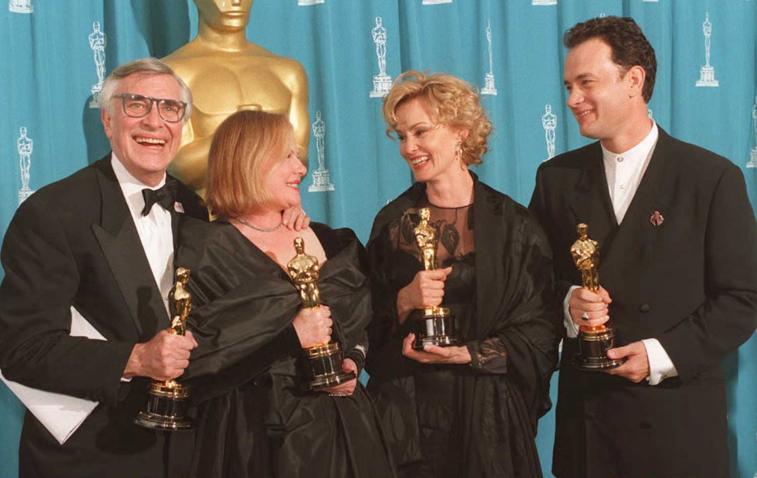 (From left) Landau with fellow Oscar-winners Dianne Wiest, Jessica Lange and Tom Hanks (Getty)