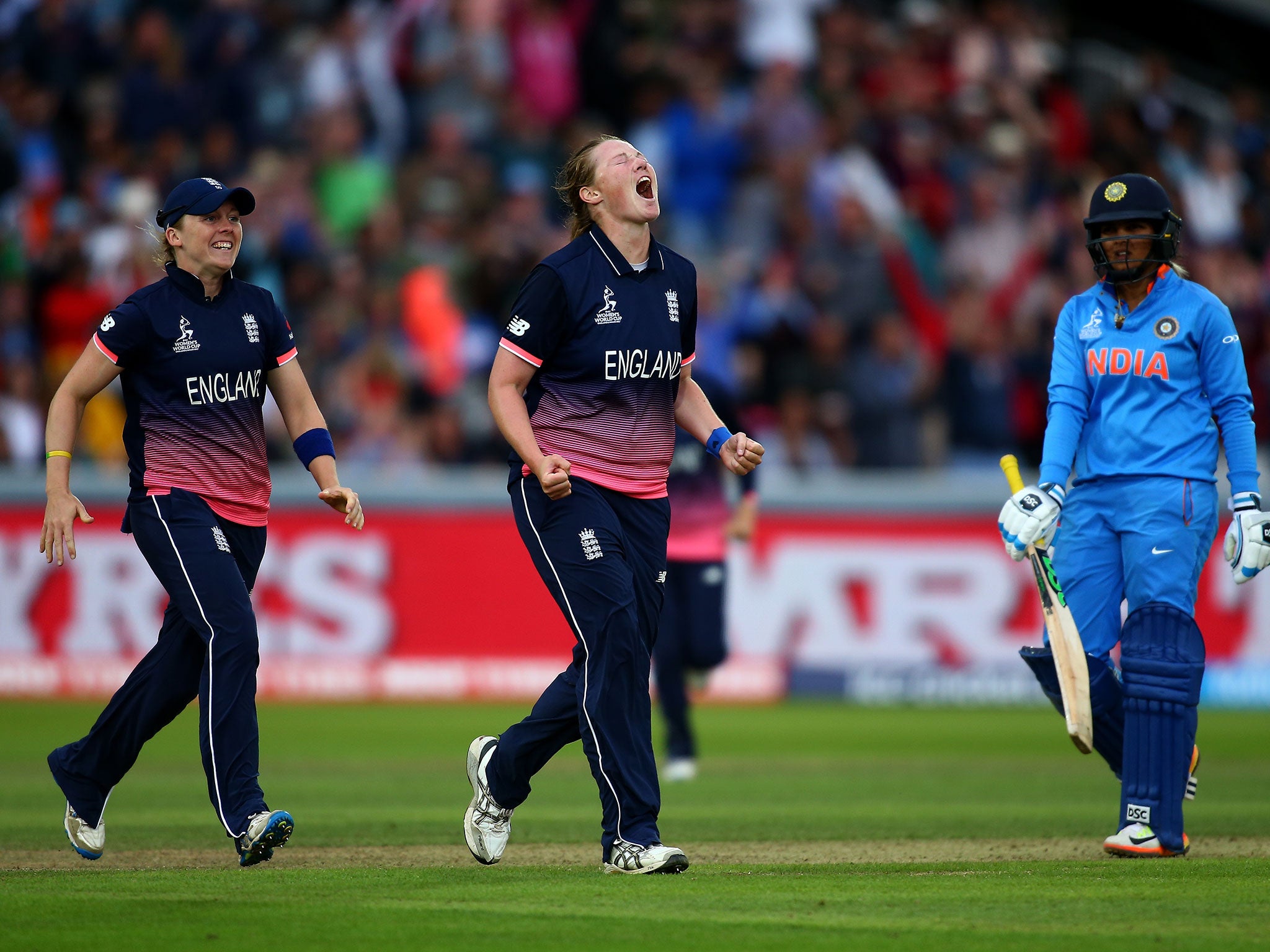 Anya Shrubsole celebrates dismissing Veda Krishnamurthy