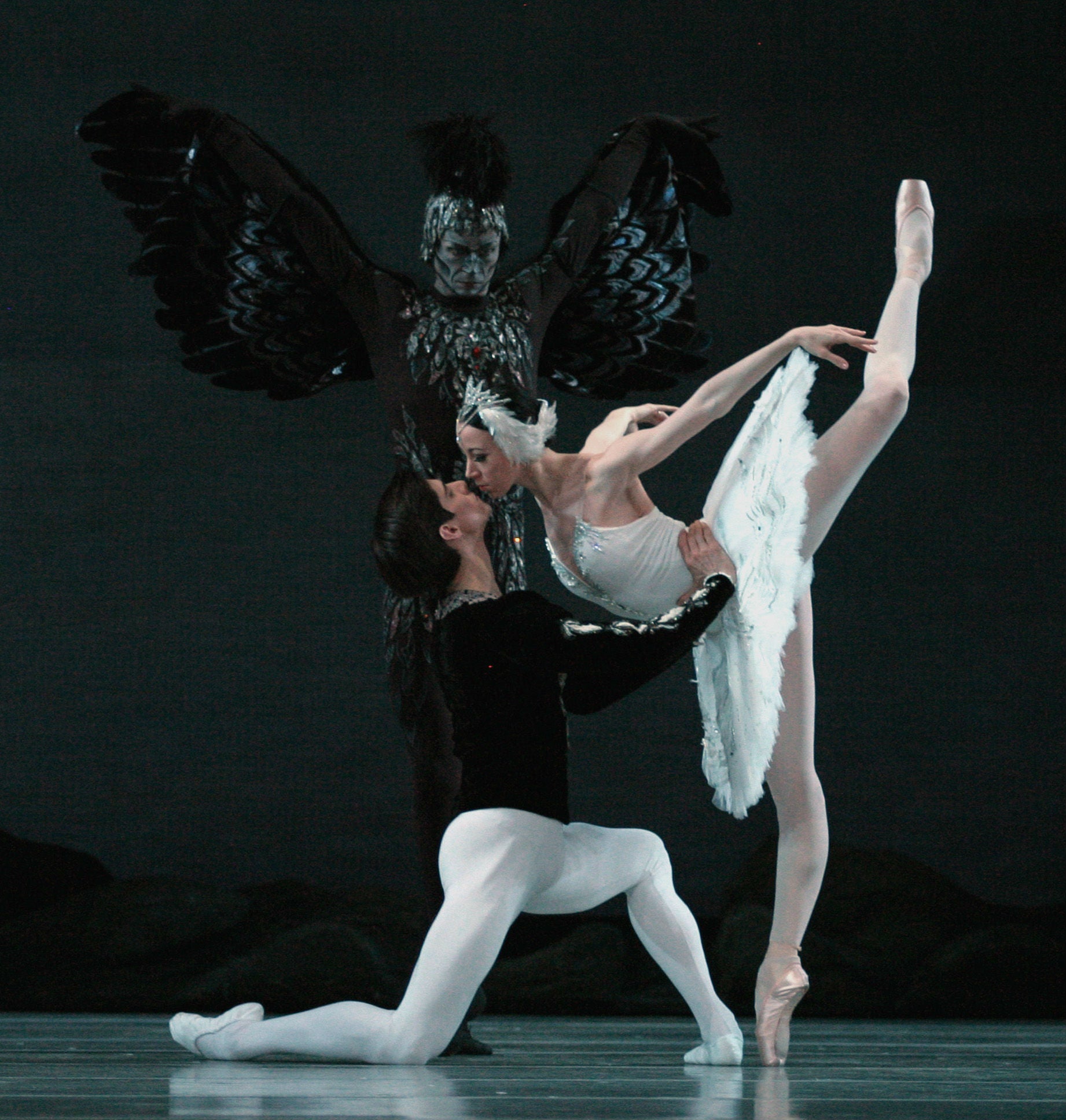 Parish and Viktoria Tereshkina in ‘Swan Lake’ with the Mariinsky Ballet at the Royal Opera House (Jennie Walton)