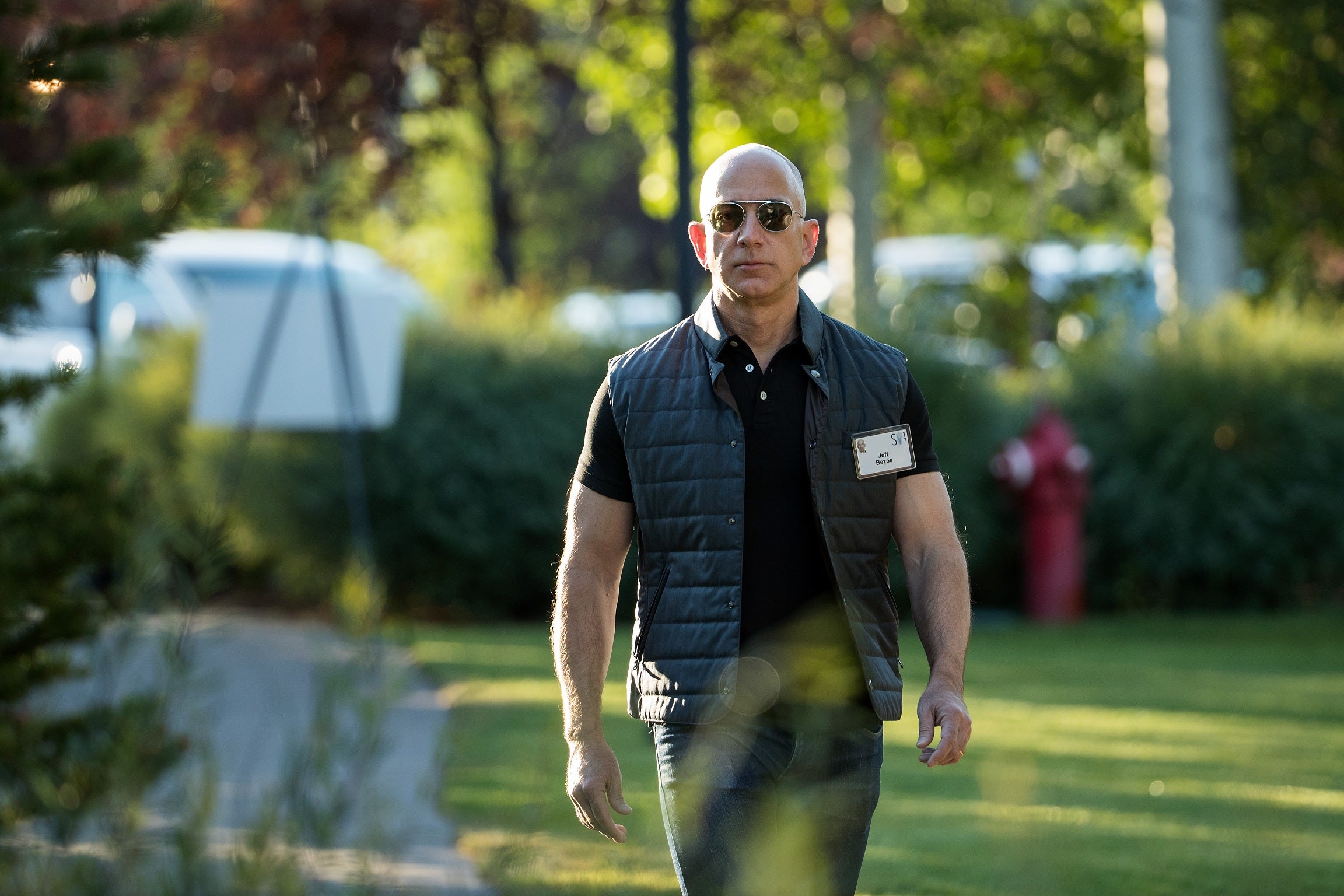 SUN VALLEY, ID - JULY 13: Jeff Bezos, chief executive officer of Amazon, arrives for the third day of the annual Allen & Company Sun Valley Conference, July 13, 2017 in Sun Valley, Idaho. Every July, some of the world's most wealthy and powerful businesspeople from the media, finance, technology and political spheres converge at the Sun Valley Resort for the exclusive weeklong conference.