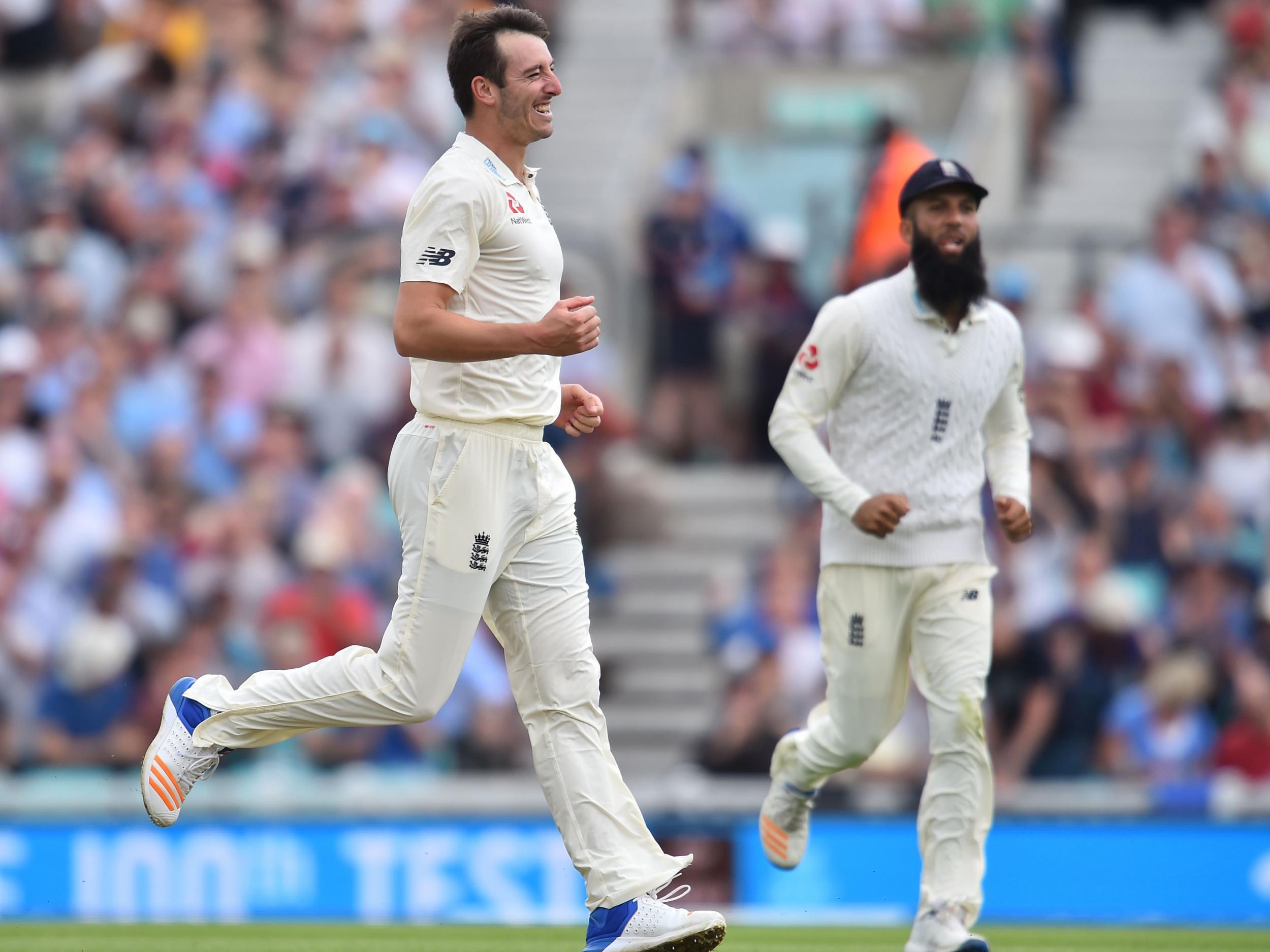 &#13;
Roland-Jones got the key wicket of Amla &#13;