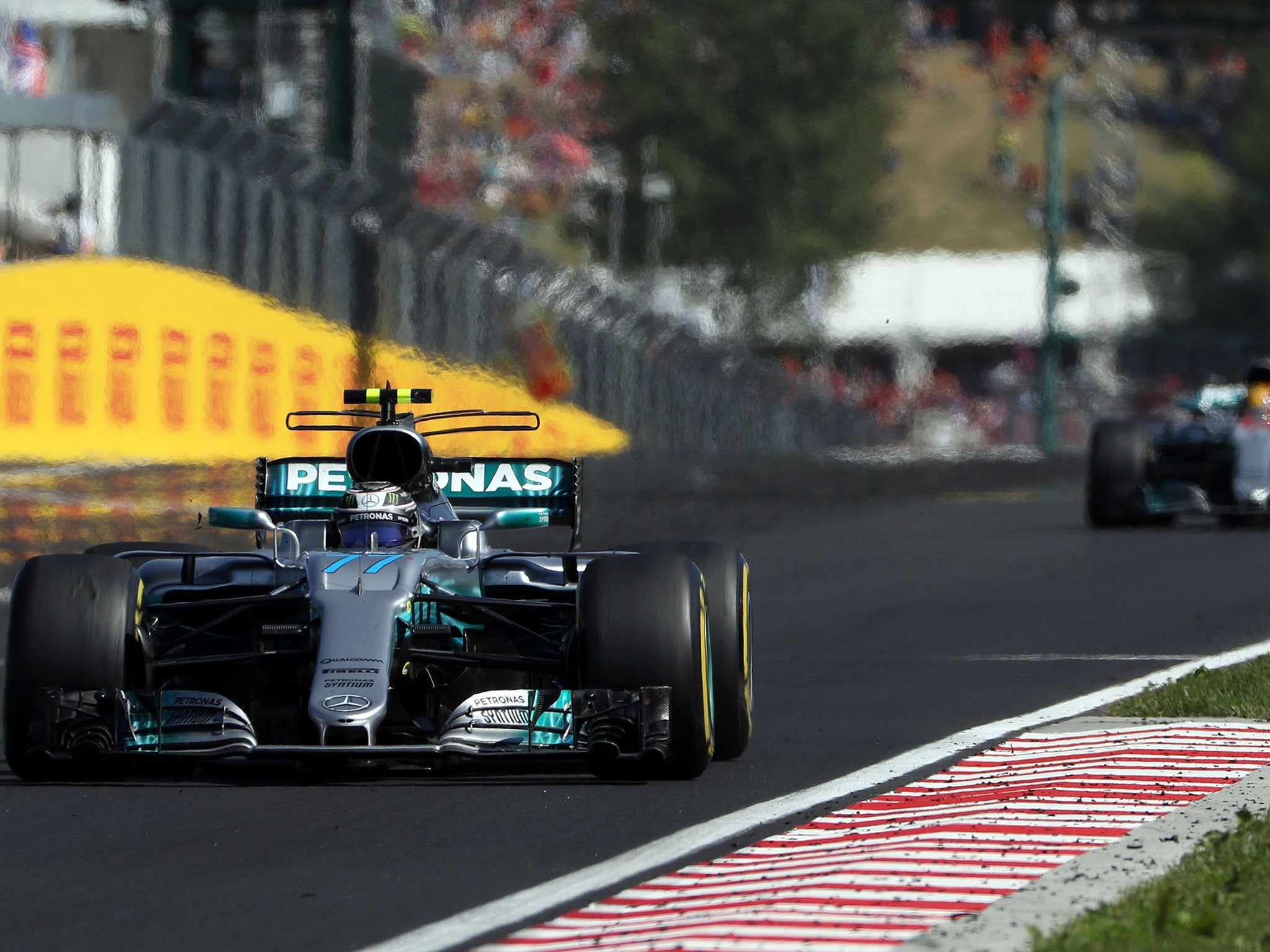 Valtteri Bottas allowed Lewis Hamilton to pass before re-taking third place at the final corner