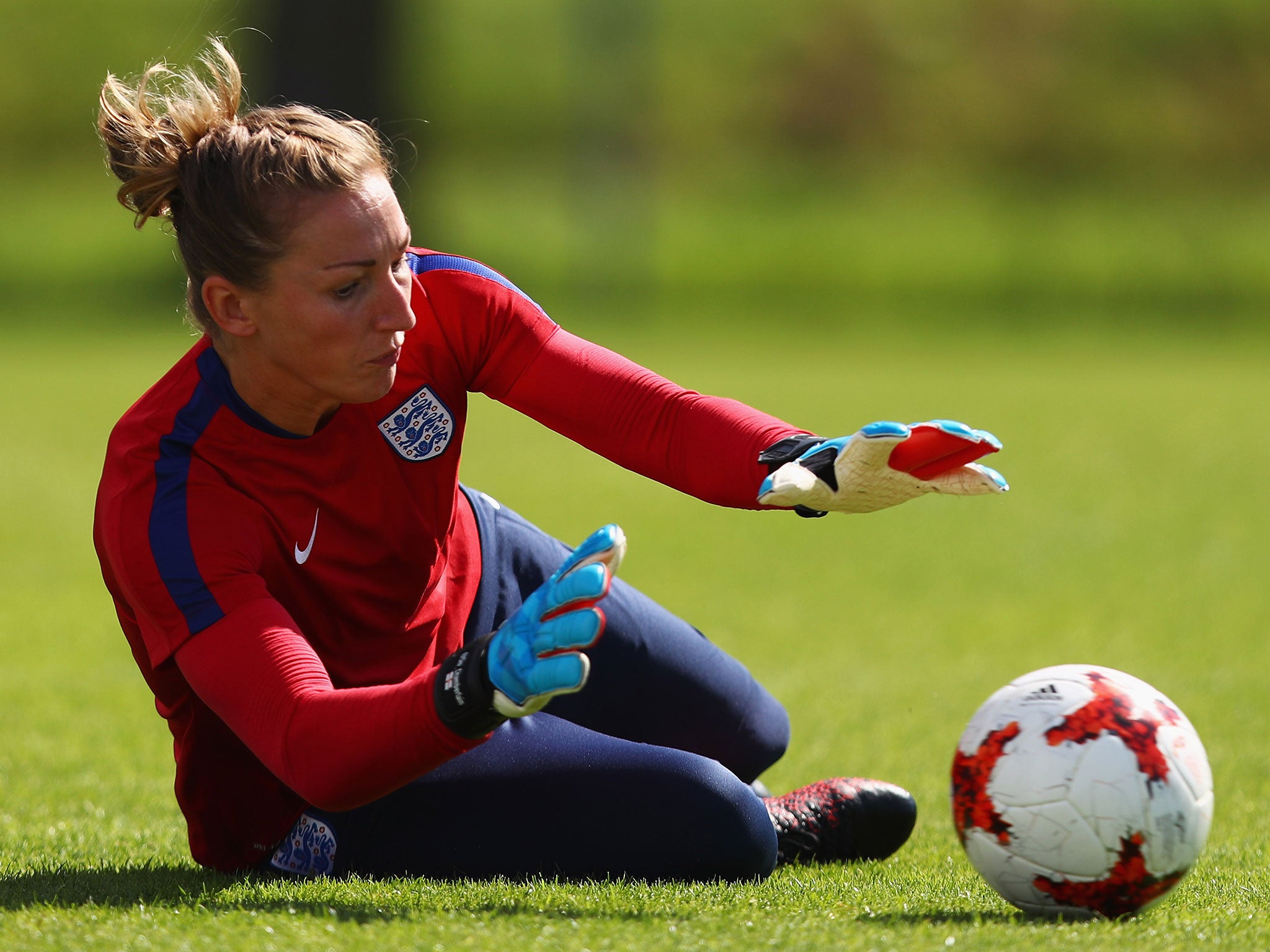 Siobahn Chamberlain starts in place of the injured Karen Bardsley