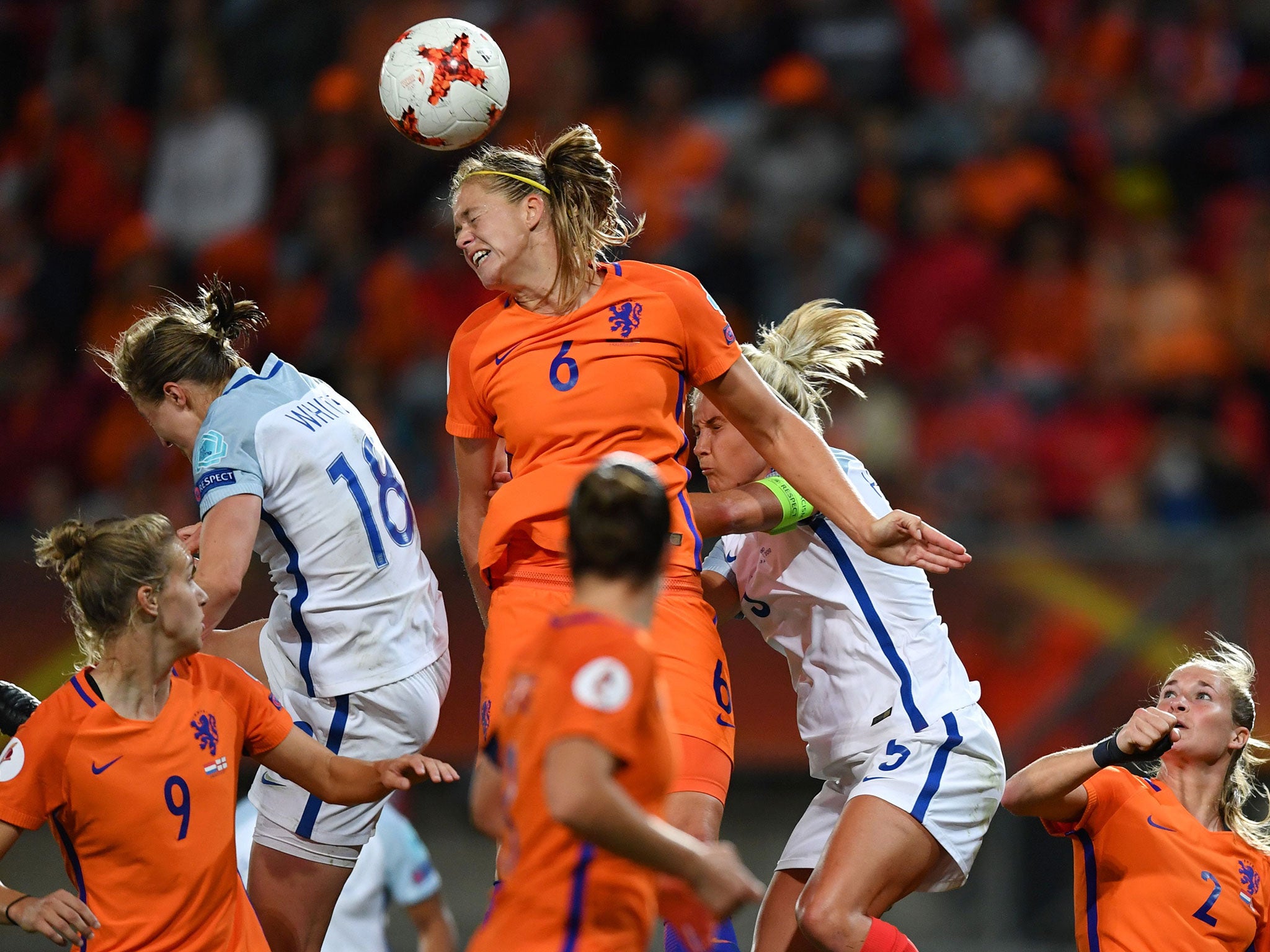 Anouk Dekker rises highest to head the ball