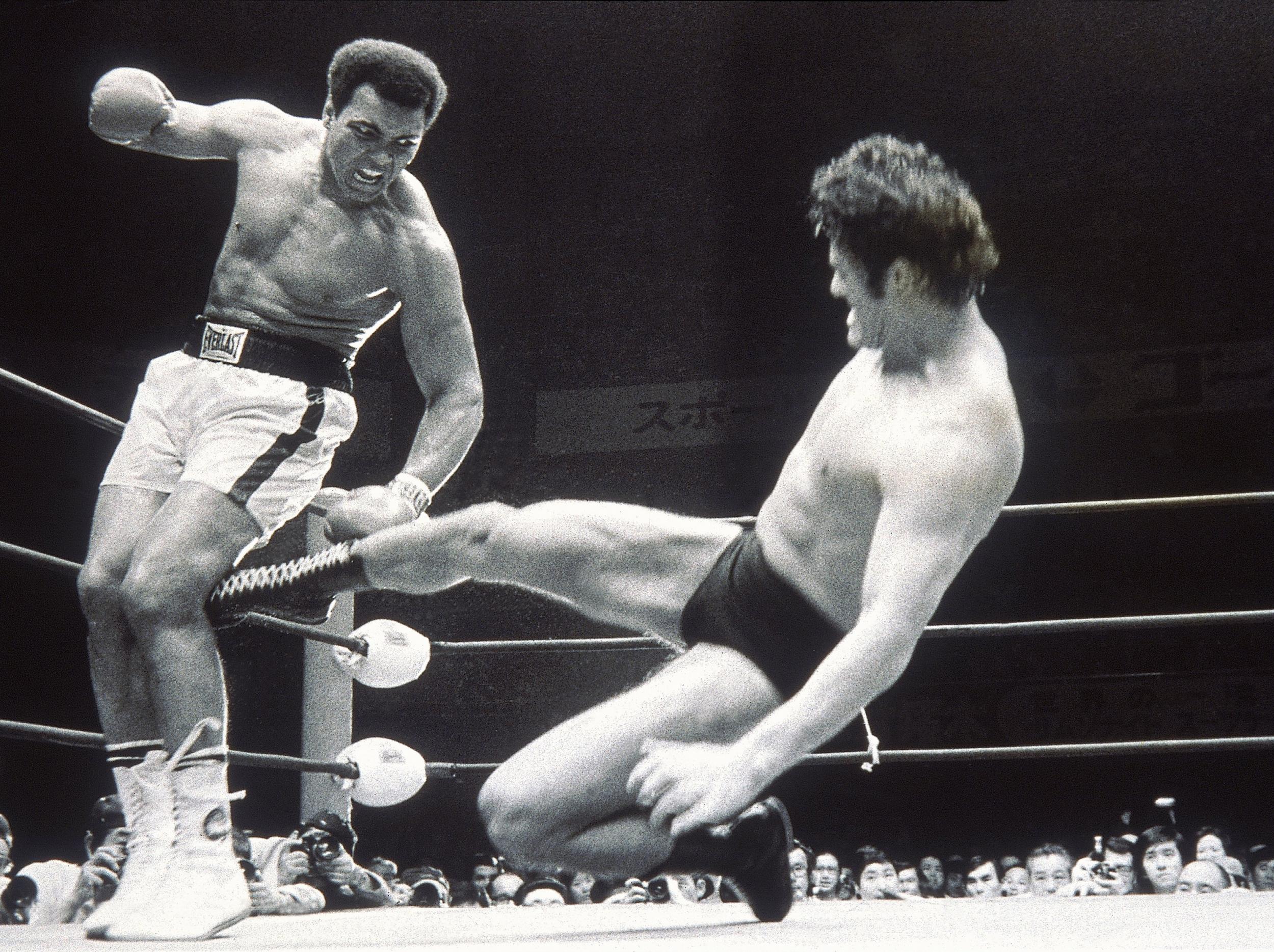 This 15-round flop was declared a draw, with The Greatest throwing just six punches.