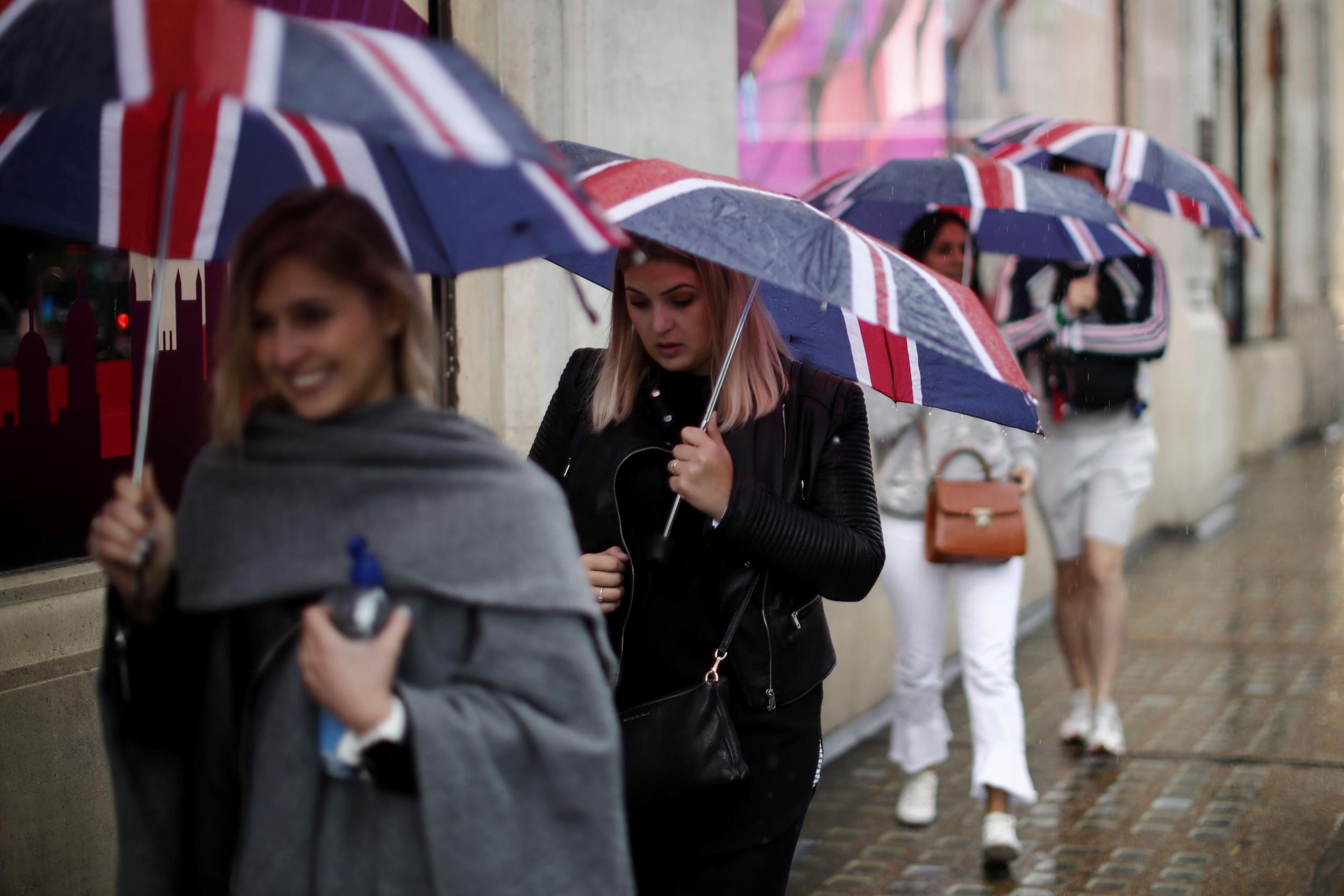 Travellers should expect rail, road and air journeys to take longer, the Met has warned