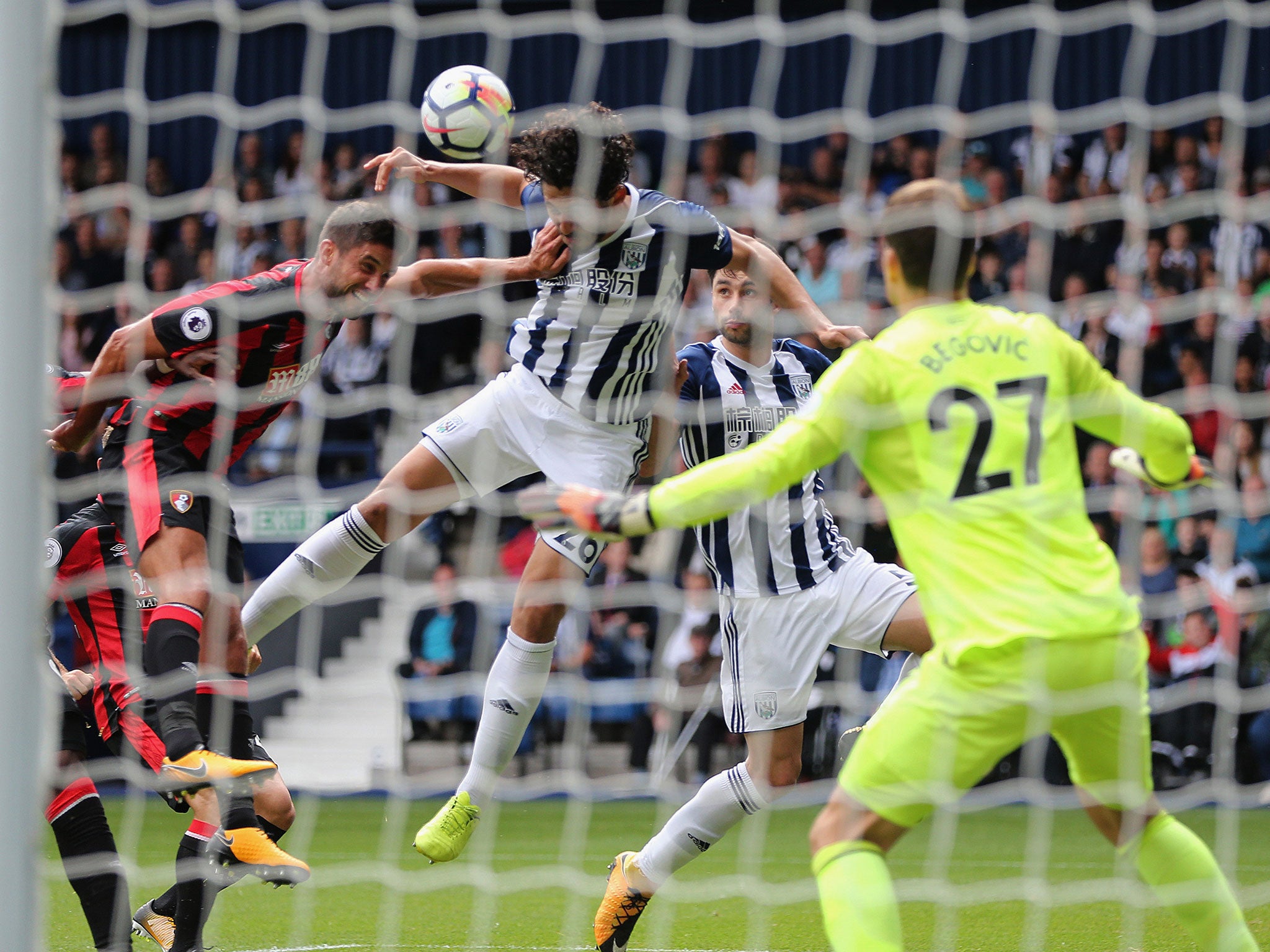 Ahmed El-Sayed Hegazi heads home for West Brom