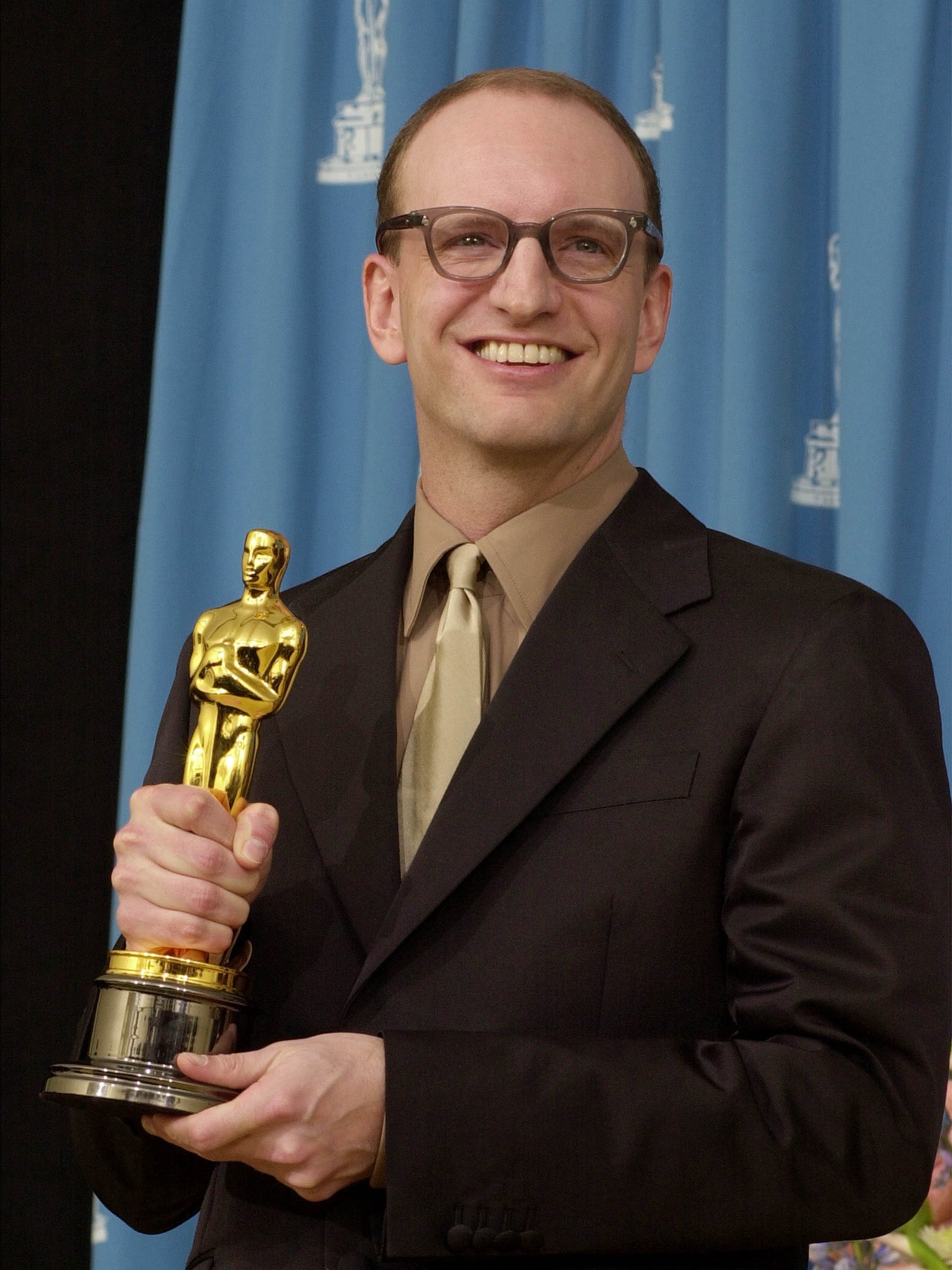 Soderbergh winning an Oscar for his film ‘Traffic’ in 2001