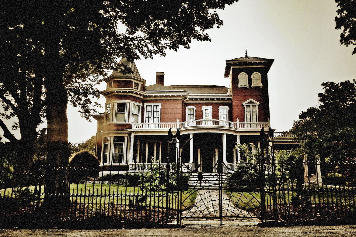 The family lived in Bangor, Maine, in a foreboding-looking mansion that could be straight out of one of their novels