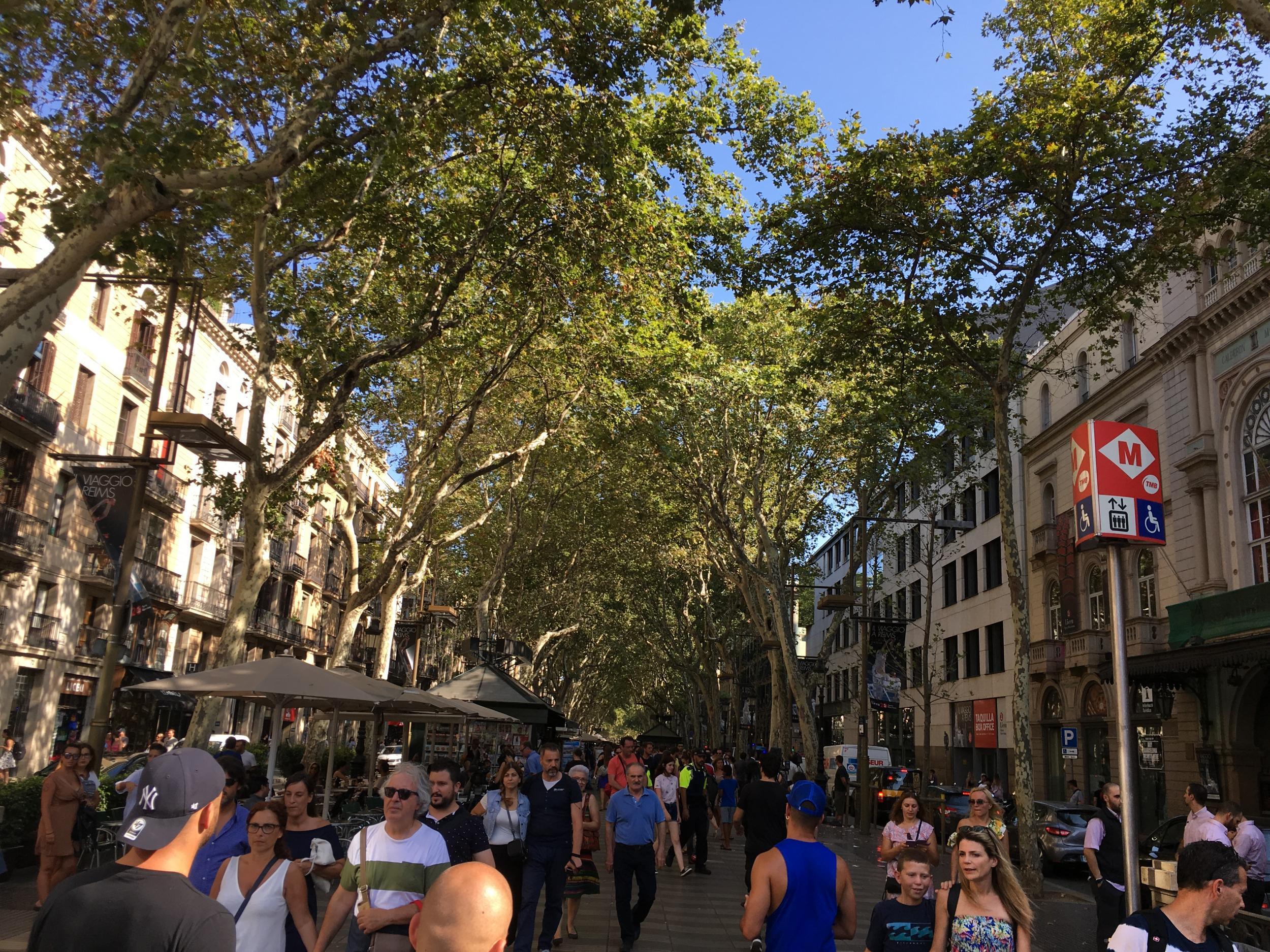 Normal scenes on La Ramblas 24 hours after the attack