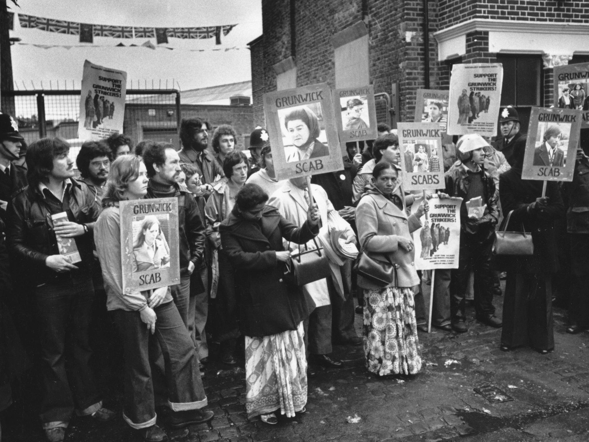 Pickets outside Grunwick photo-processing Laboratory in Willesden, London 1977